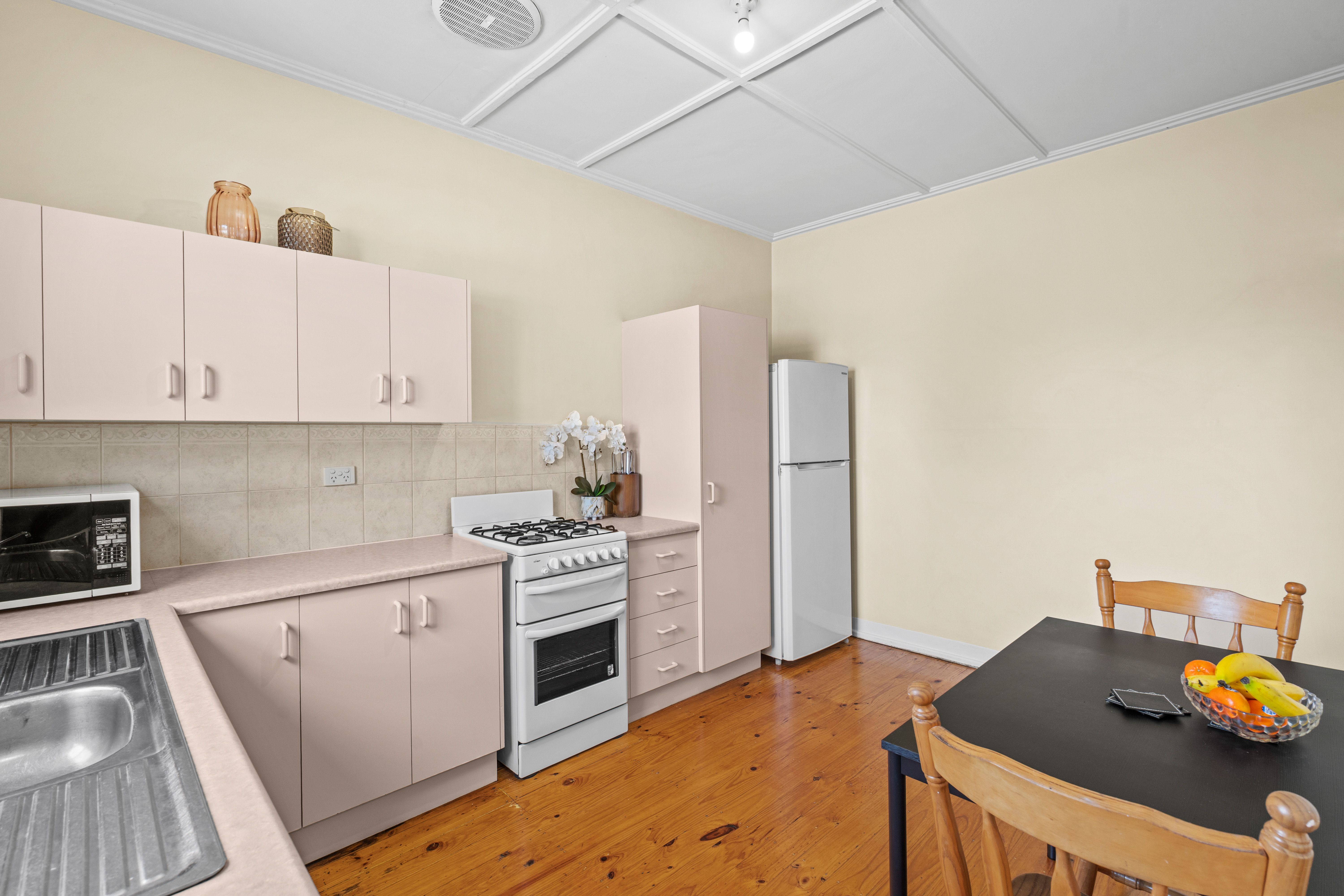 25 Garland Avenue — photo 8 of 22