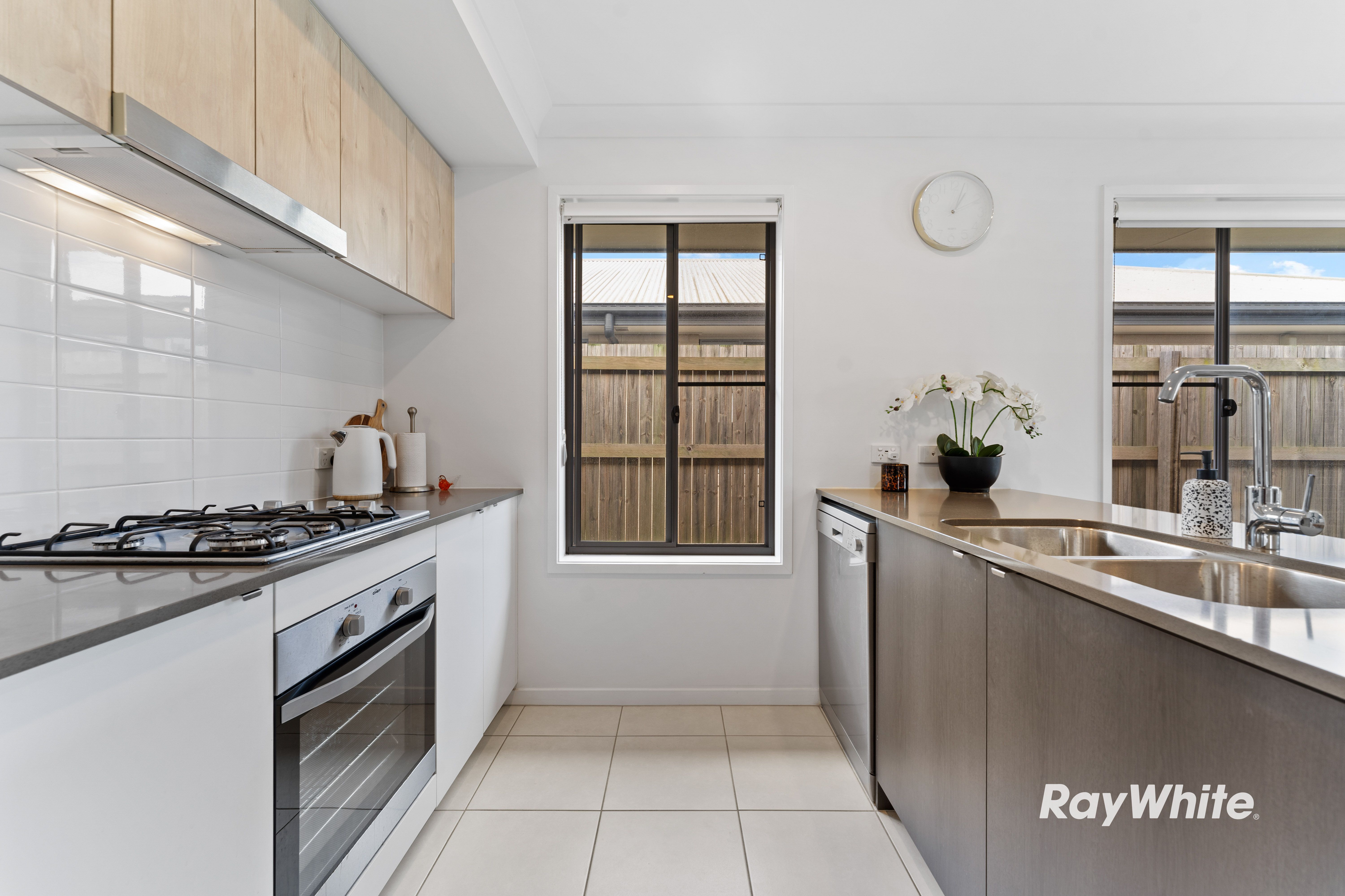 5 Spencer Way, Park Ridge, QLD 4125