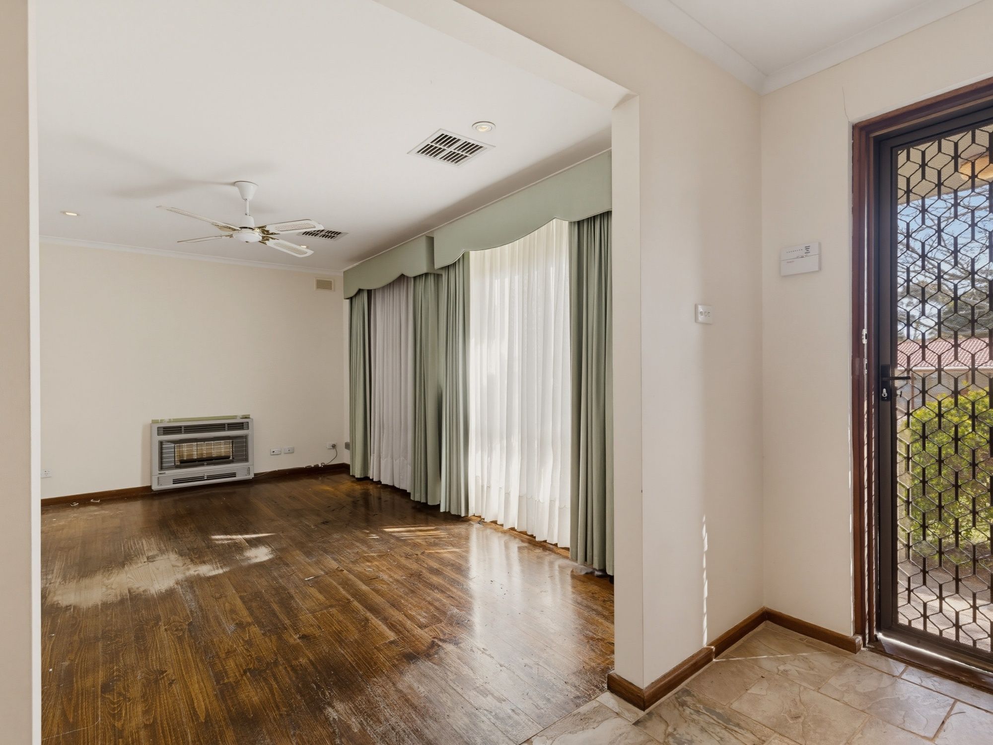 36 Prince Charles Street — photo 3 of 14