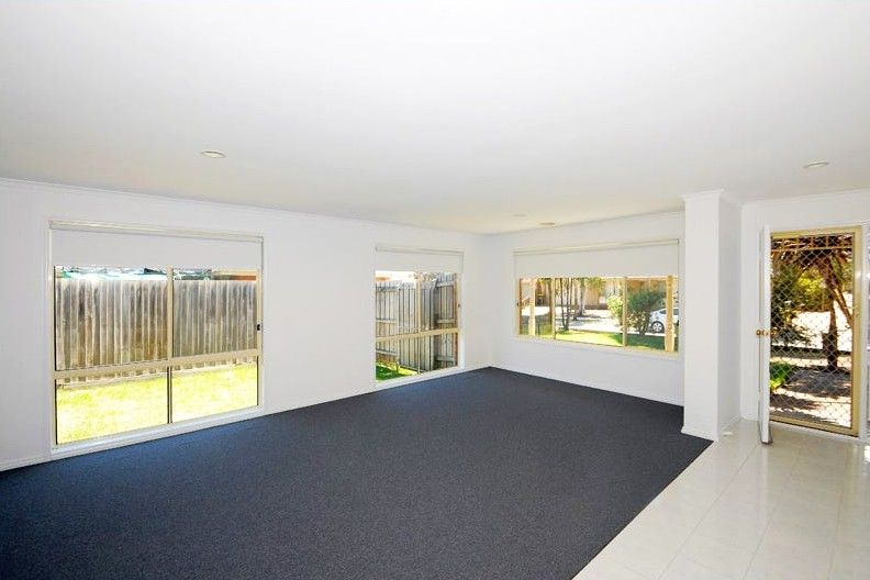 10 Coco Parade, Skye, VIC 3977