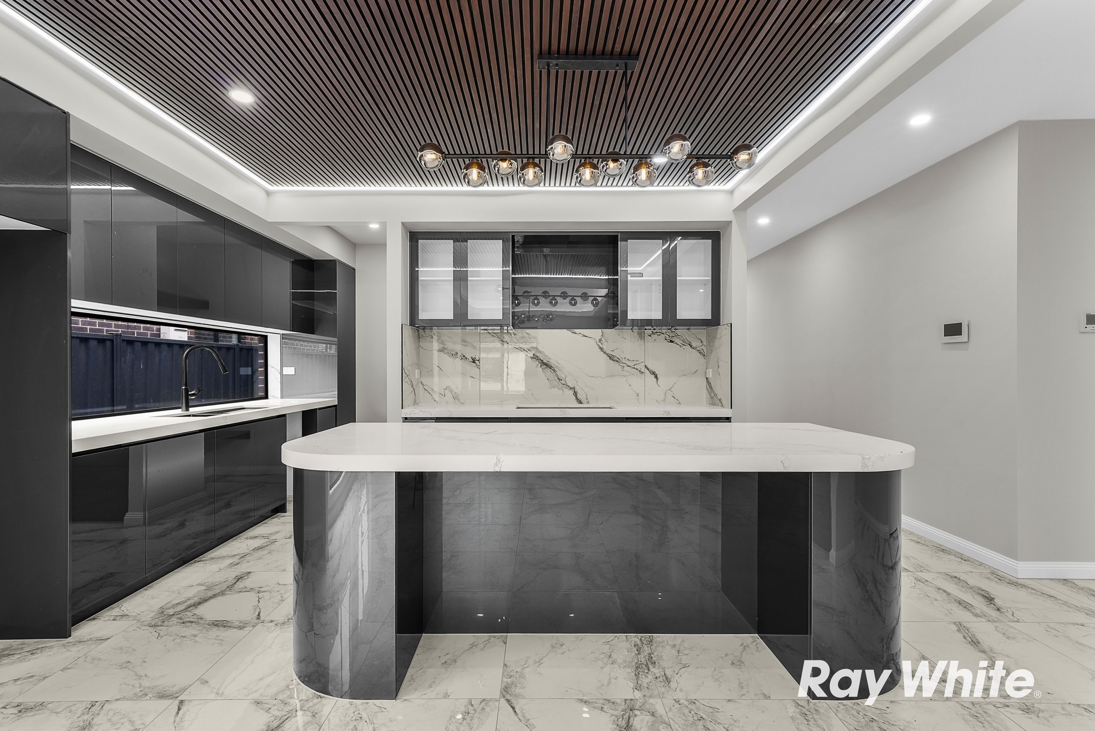 48 Pulchella Crescent — photo 4 of 21
