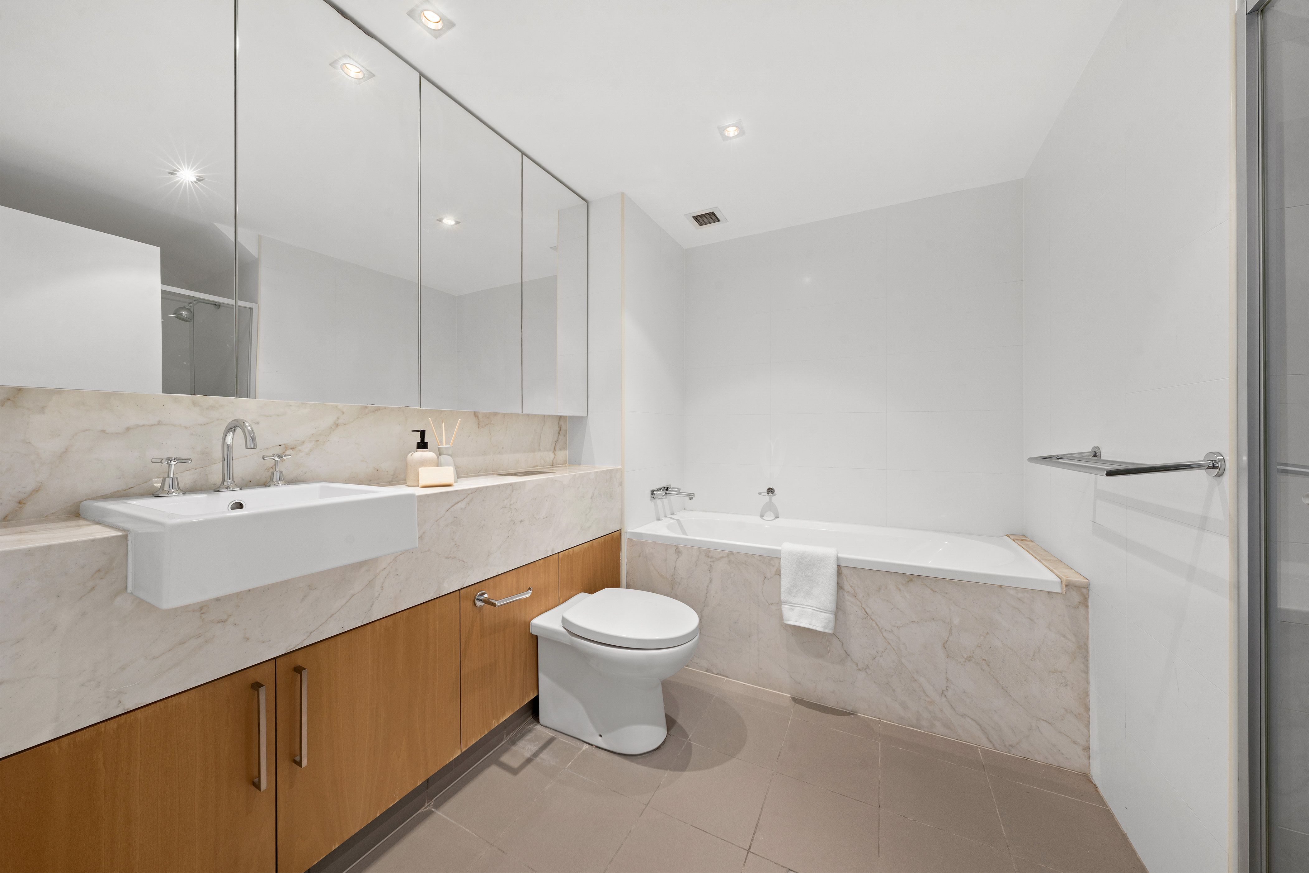 E309/1-3 Eton Road — photo 7 of 16