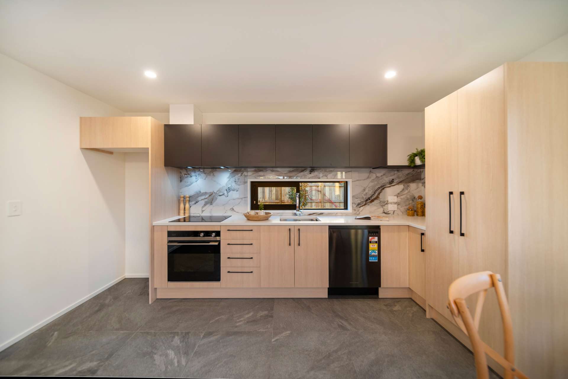2/490 Cashel Street photo 5