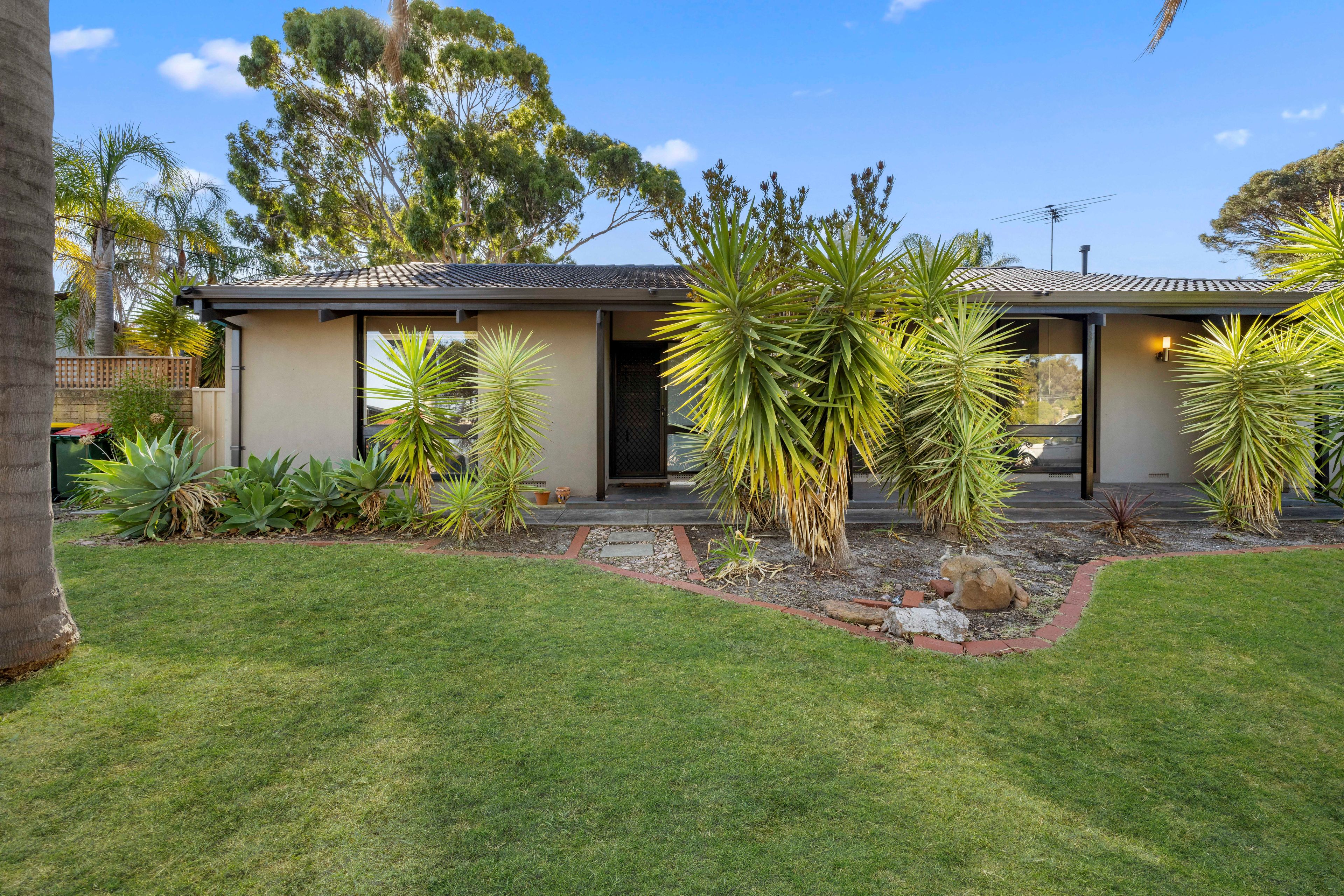 14 Jersey Road, Happy Valley, SA 5159