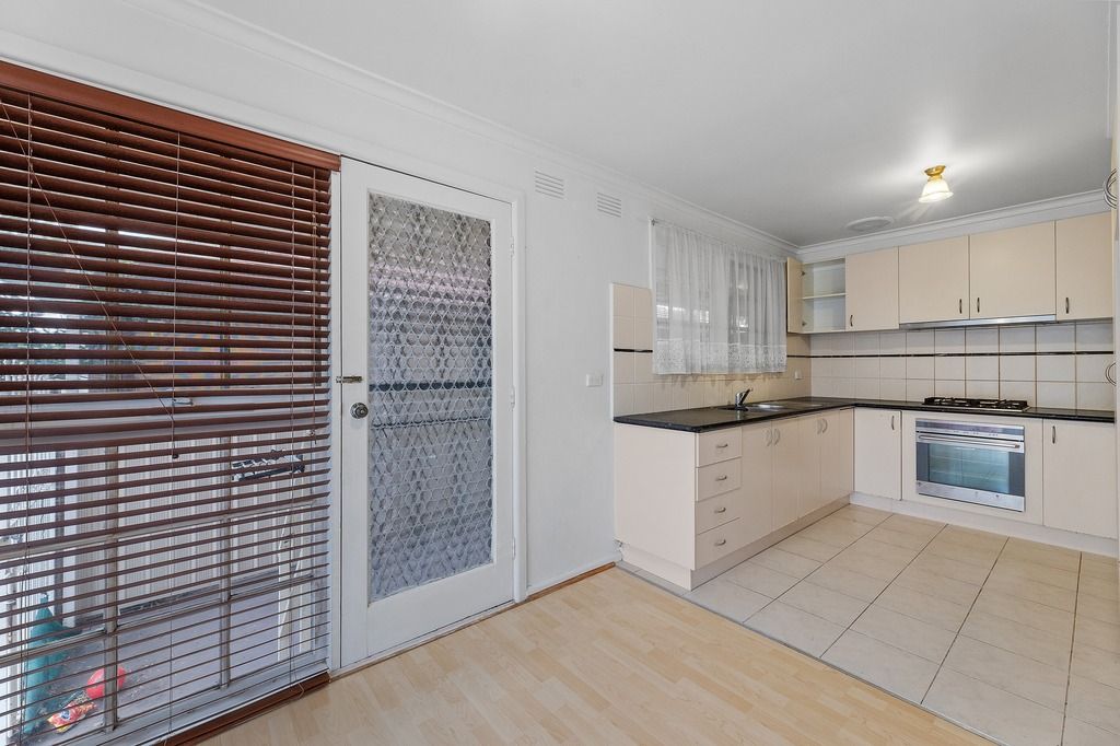 18 Huskisson Avenue, Lalor, VIC 3075