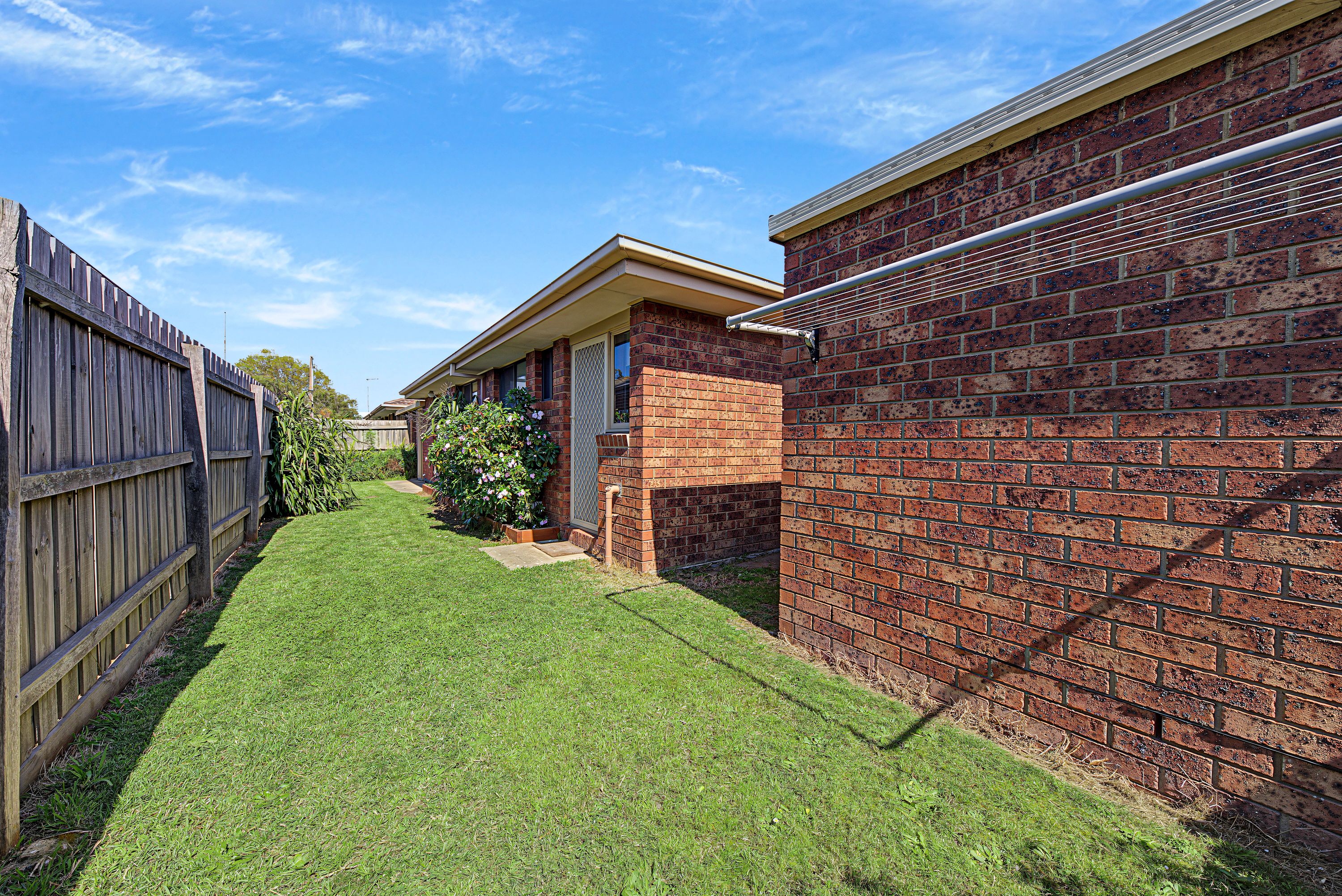 2/11 Acacia Court — photo 11 of 17