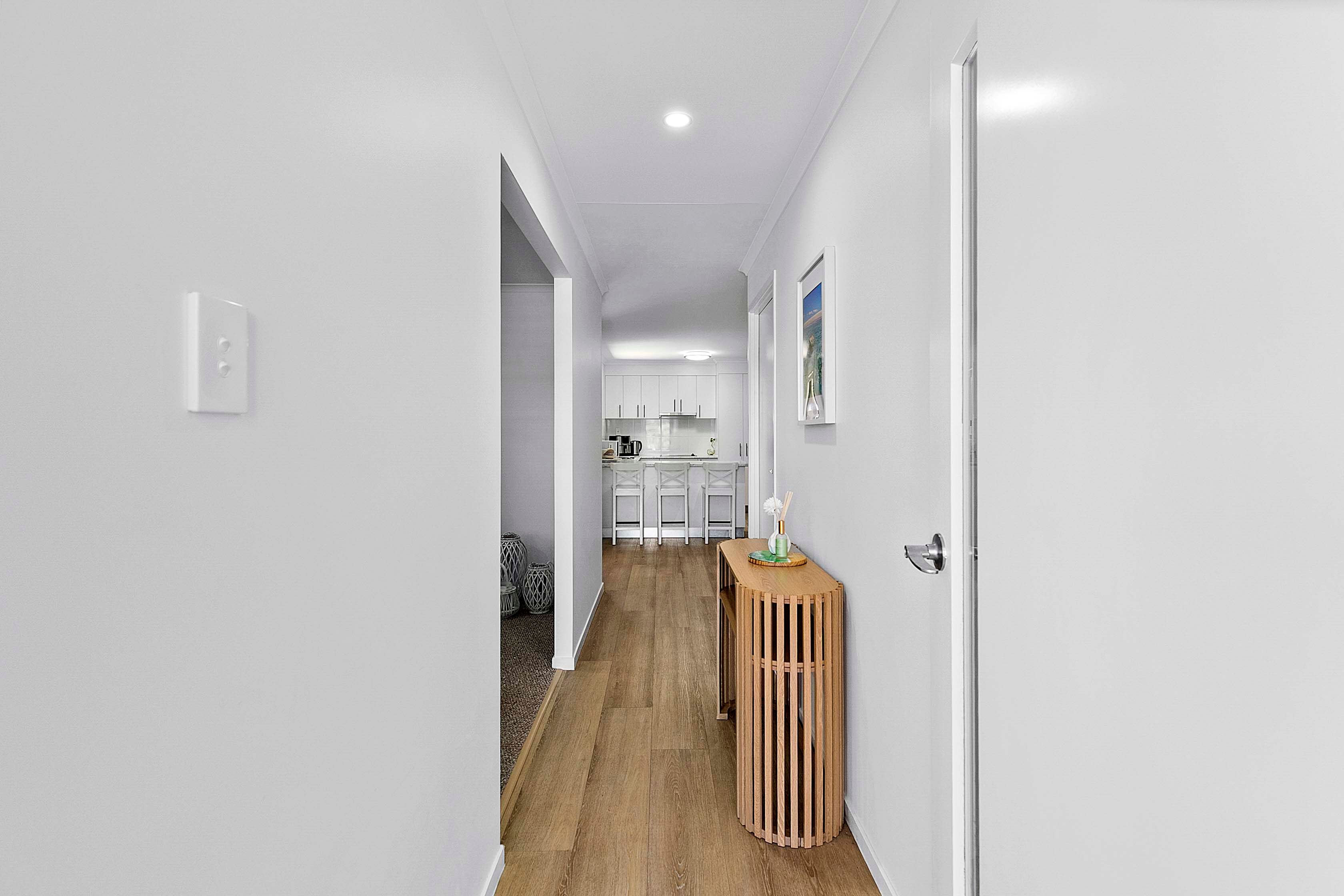 16 Holly Road — photo 3 of 23