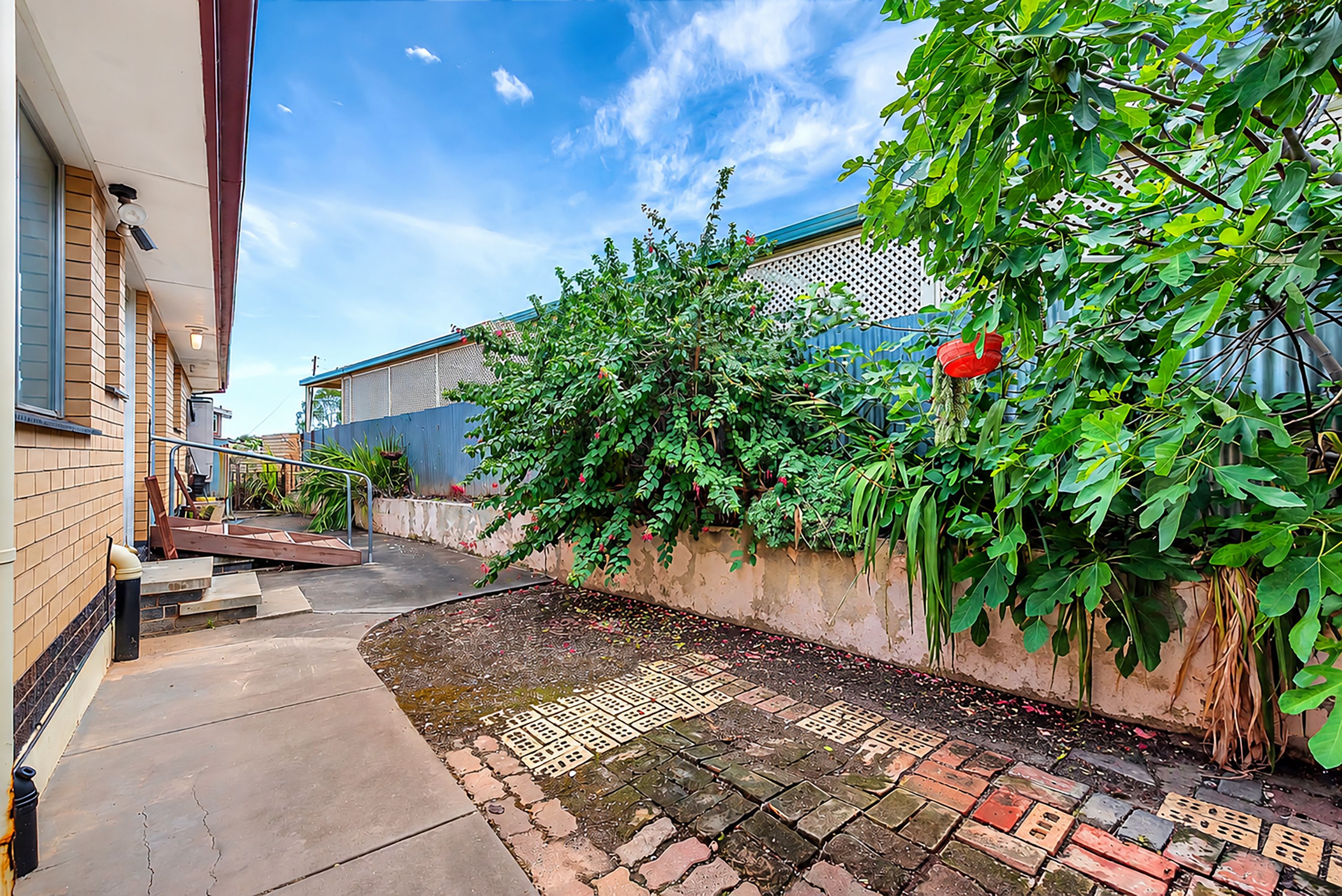 2 Aberdeen Avenue — photo 11 of 15
