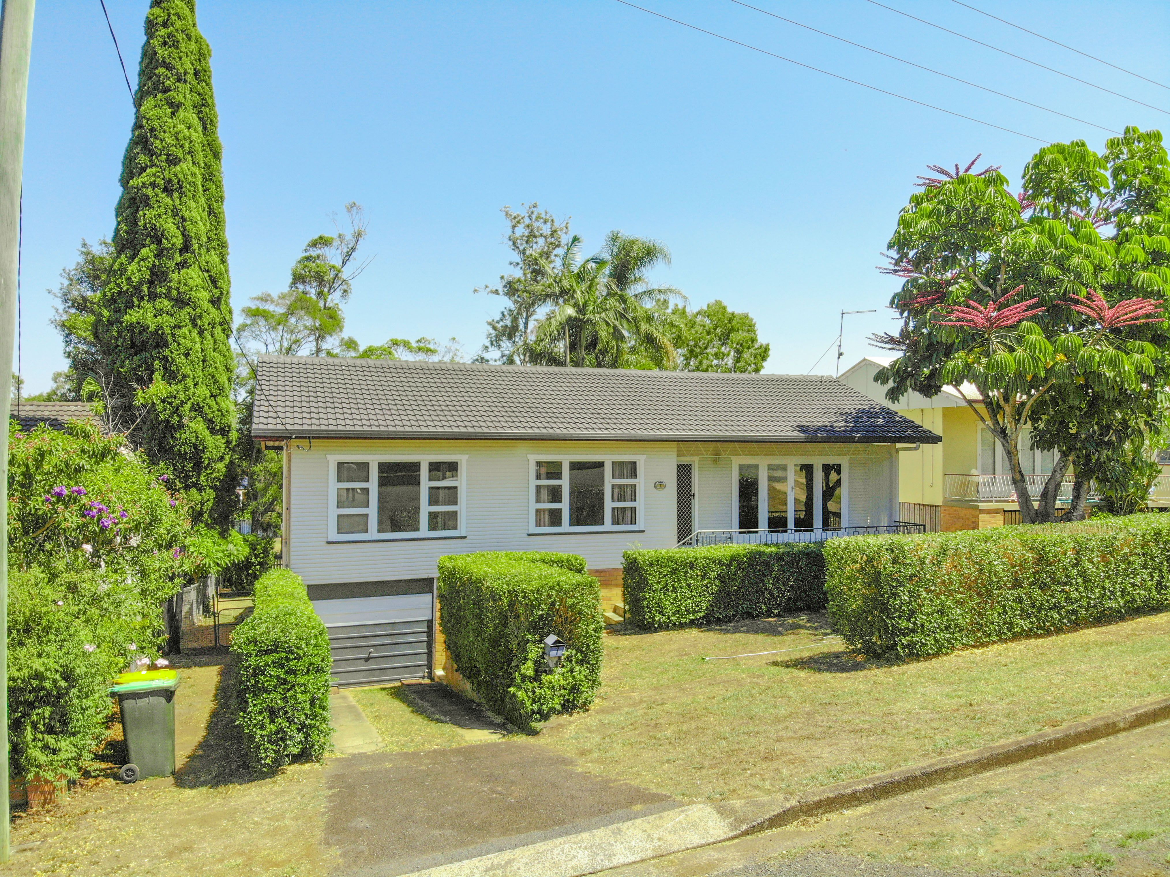 7 Compton Avenue
