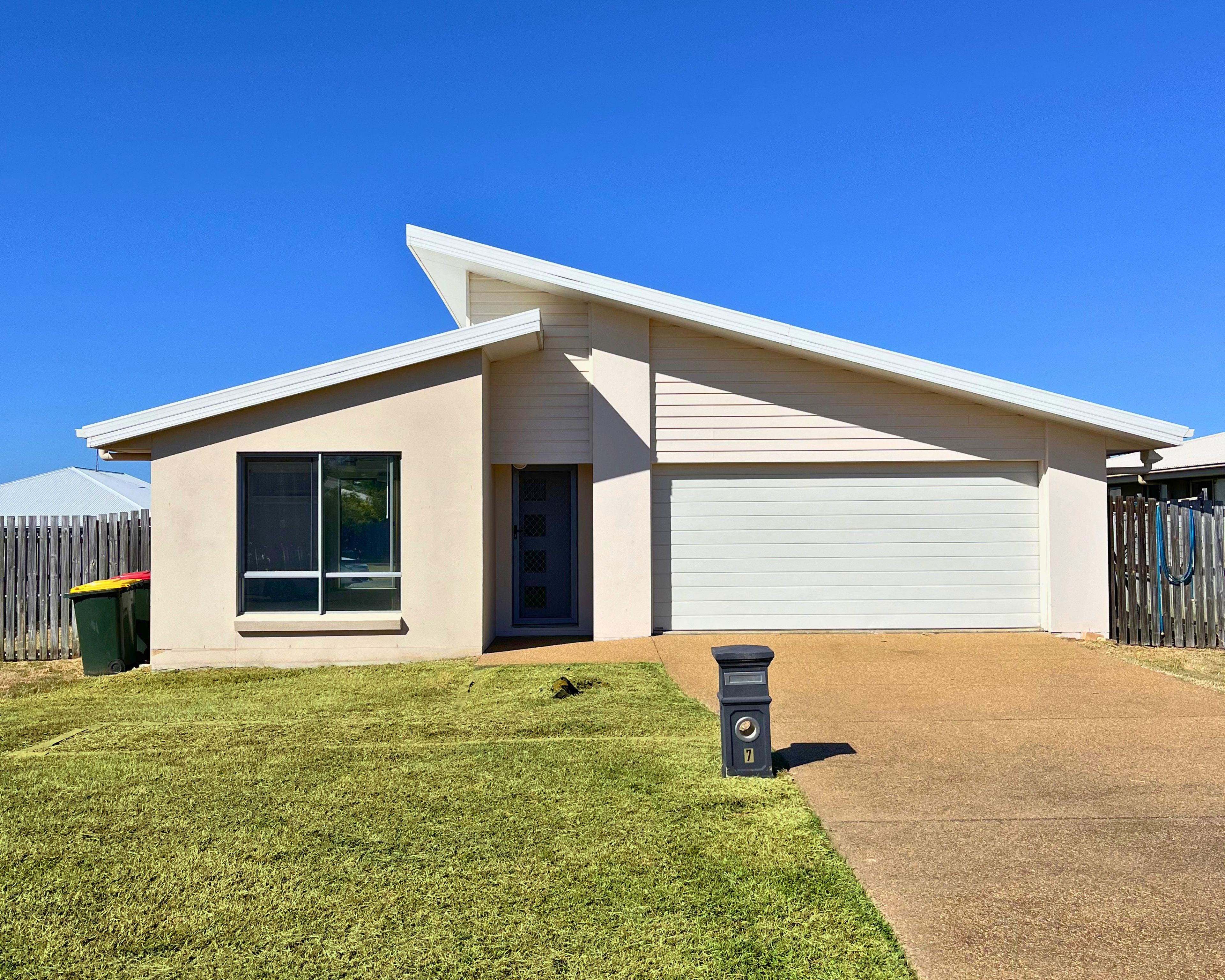 7 Clint Close, Gracemere QLD 4702