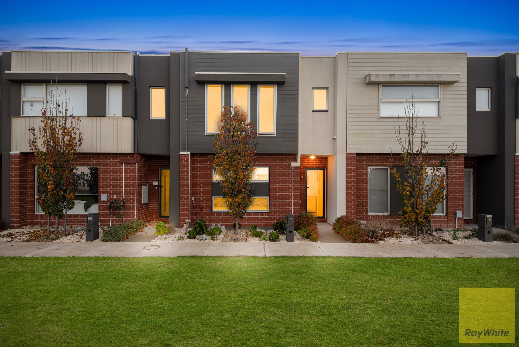 10 Burdock Walk, Truganina, VIC 3029