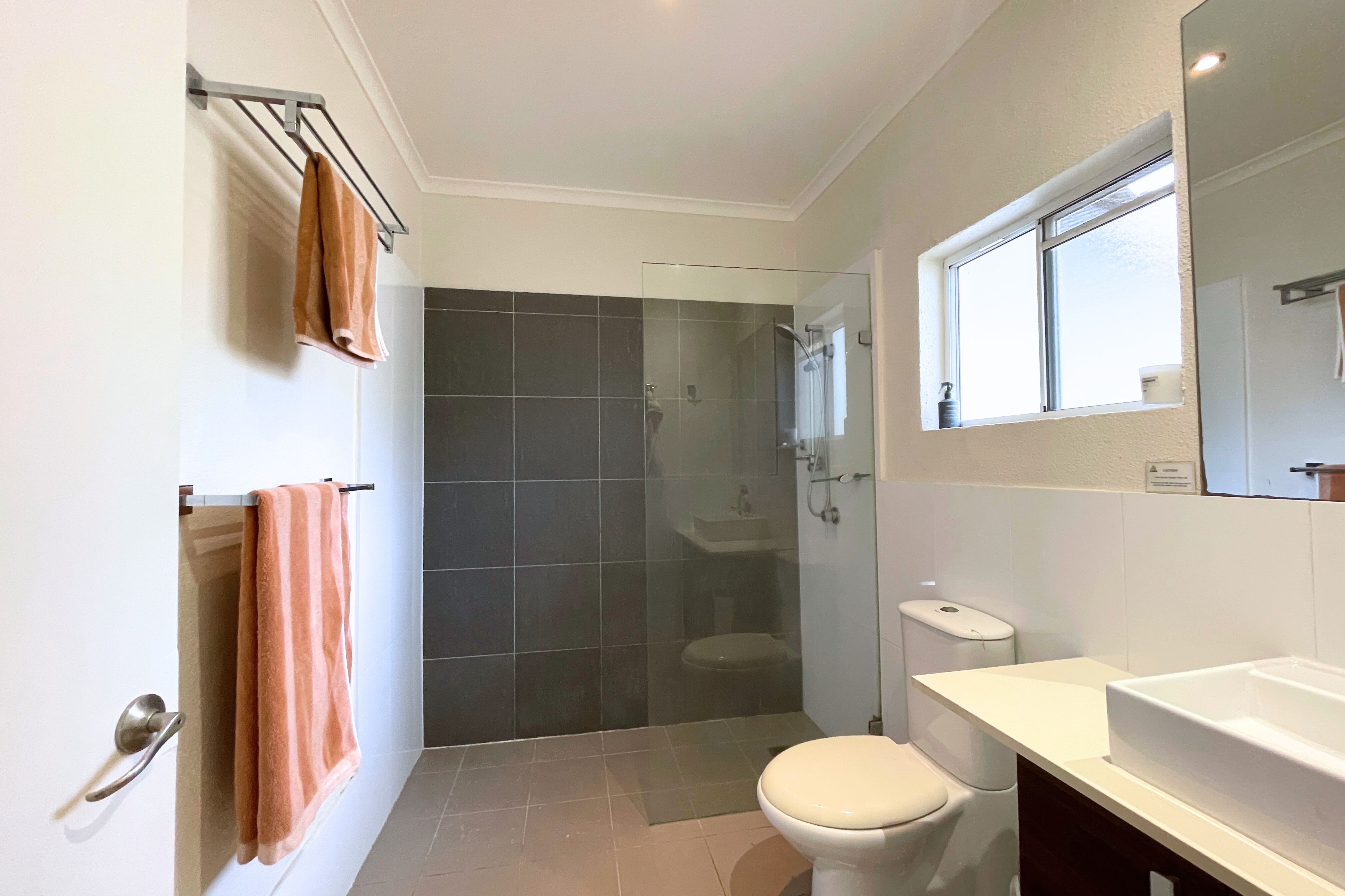 2/121-137 Port Douglas Road — photo 6 of 10