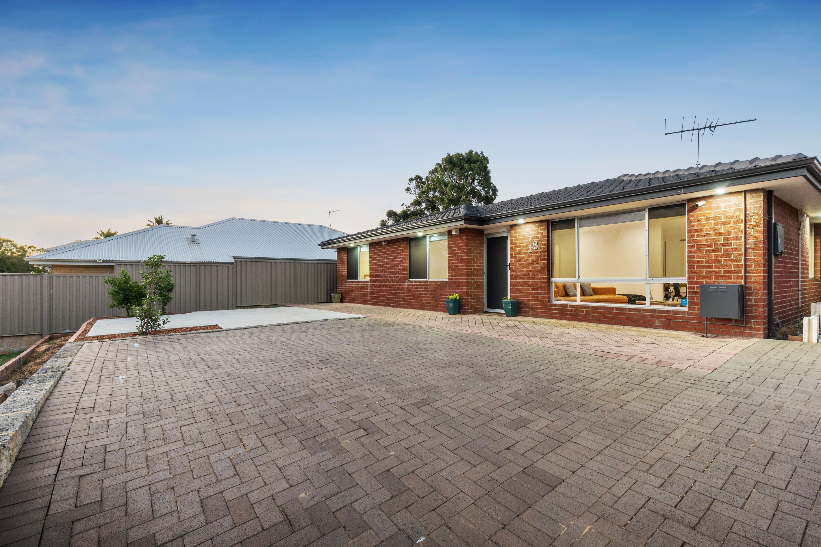 18 Nineham Avenue, Spearwood, WA 6163