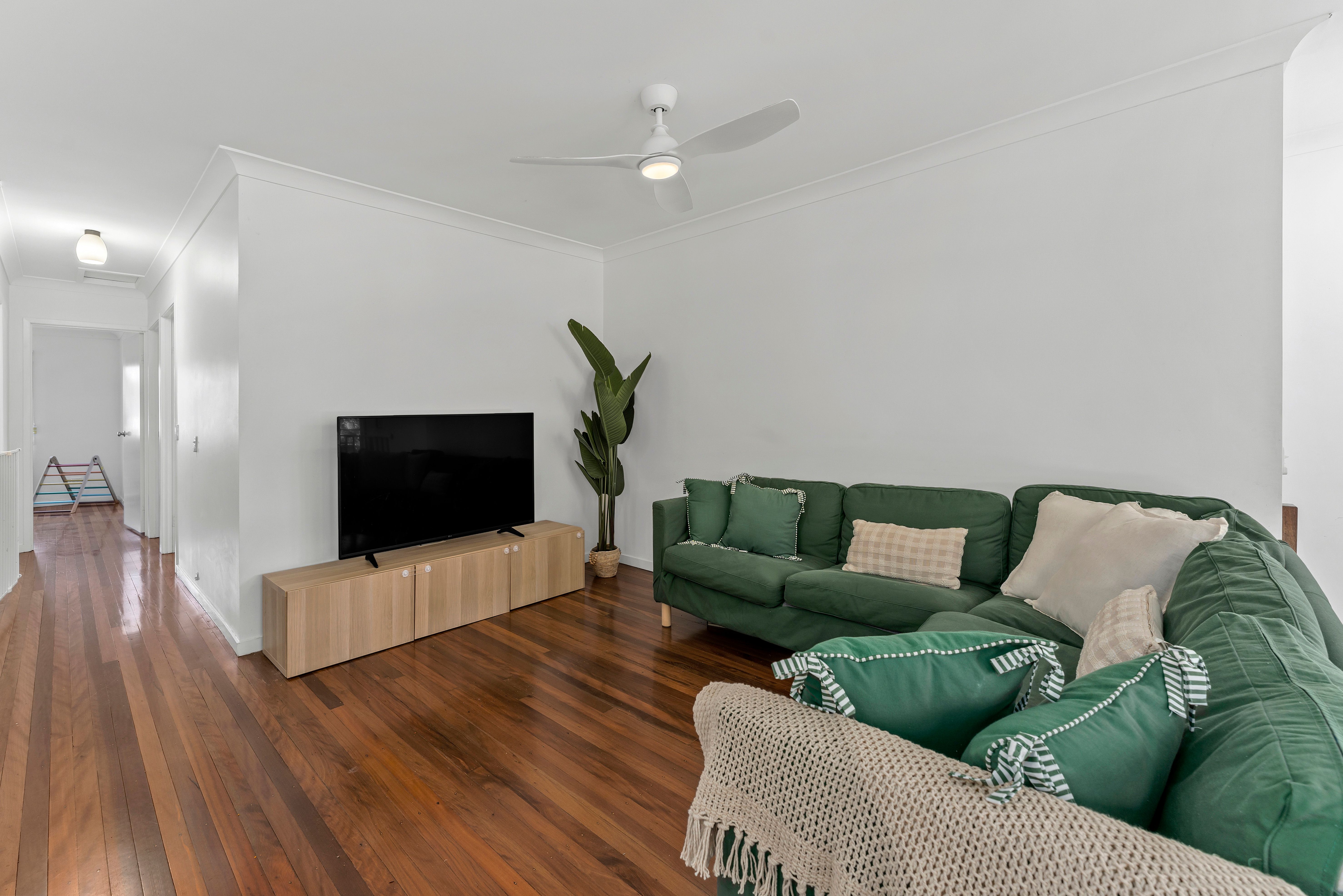 58 Vivian Street — photo 17 of 22