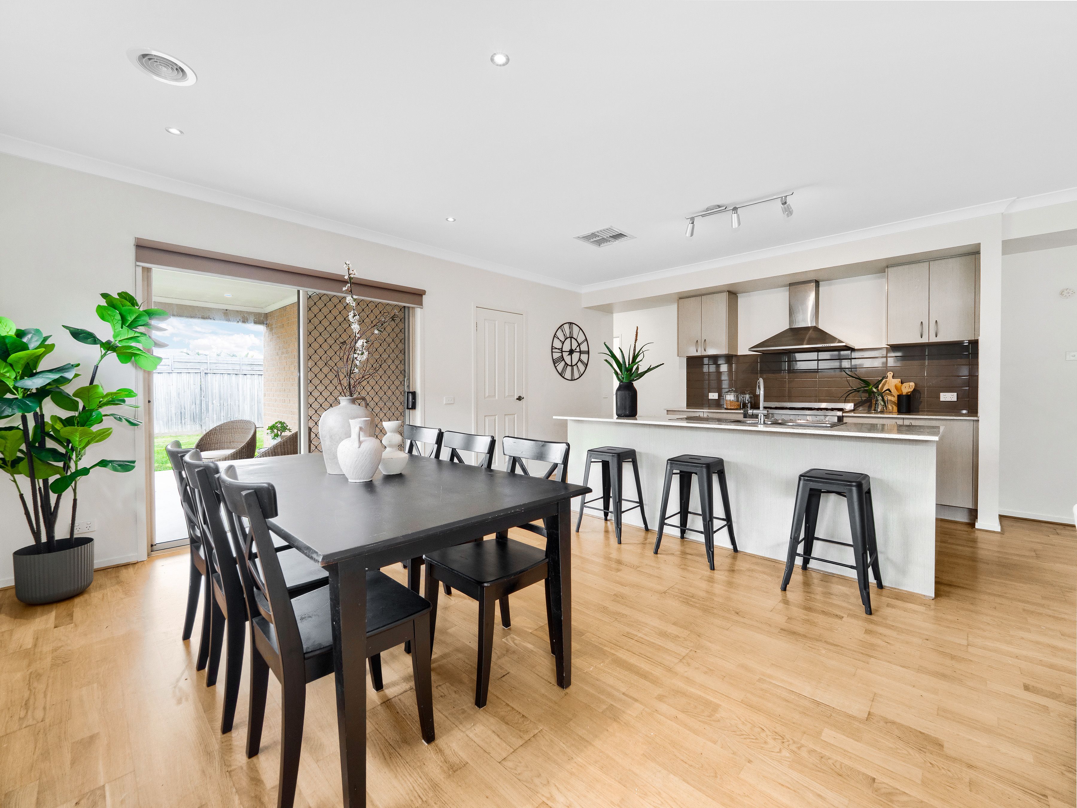 11 Malmesbury Road — photo 7 of 28
