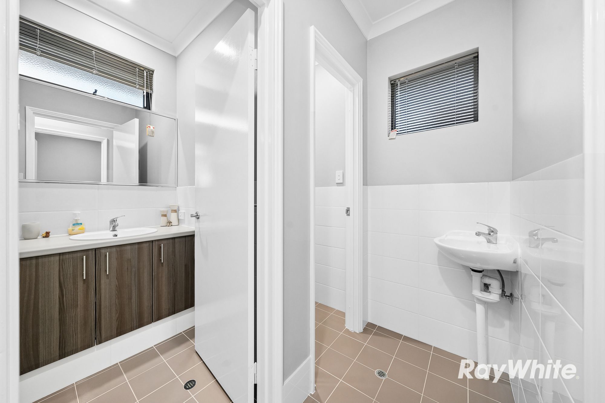 15 Finchley Crescent — photo 20 of 29