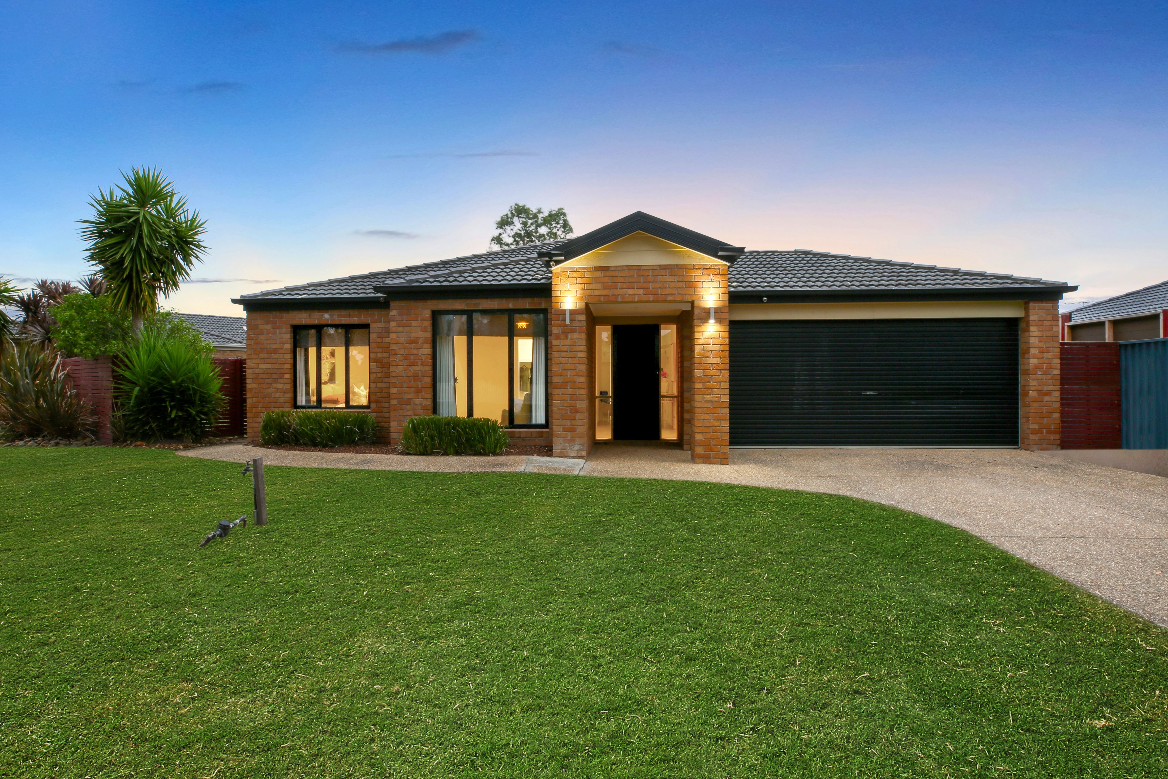 24 Ironbark Circuit, Pakenham VIC 3810