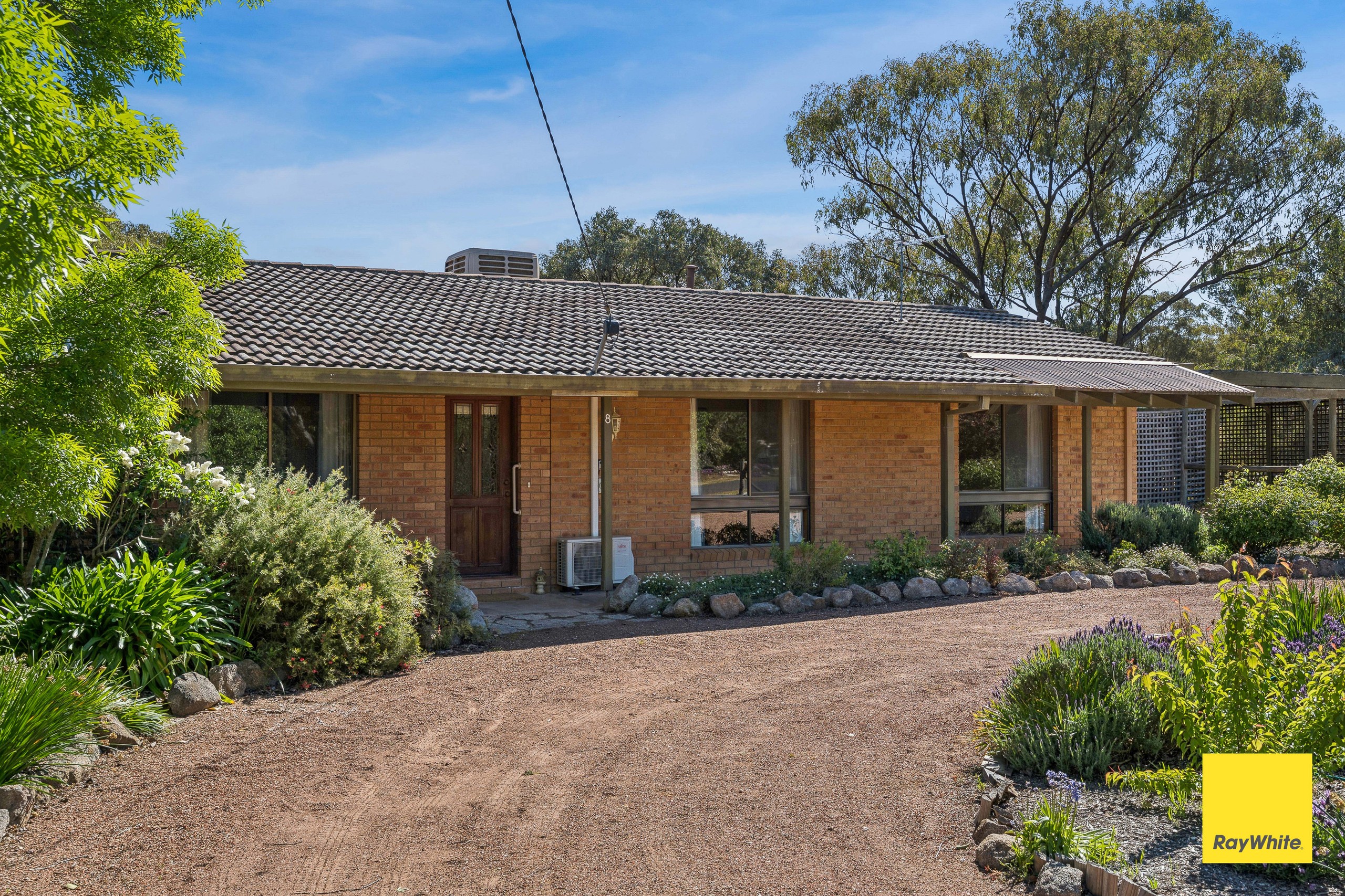 8 Forest Drive, Ascot, VIC 3551
