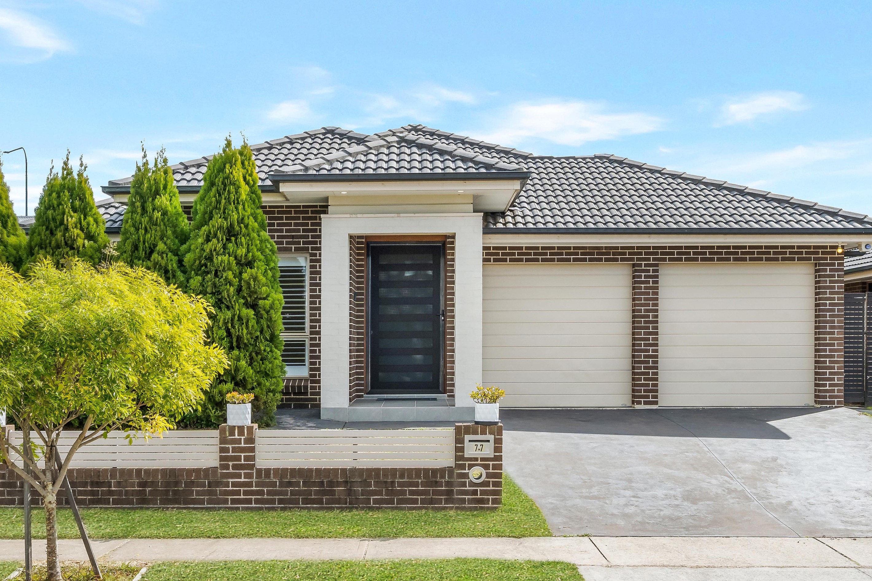 77 Macksville Street, Carnes Hill, NSW 2171