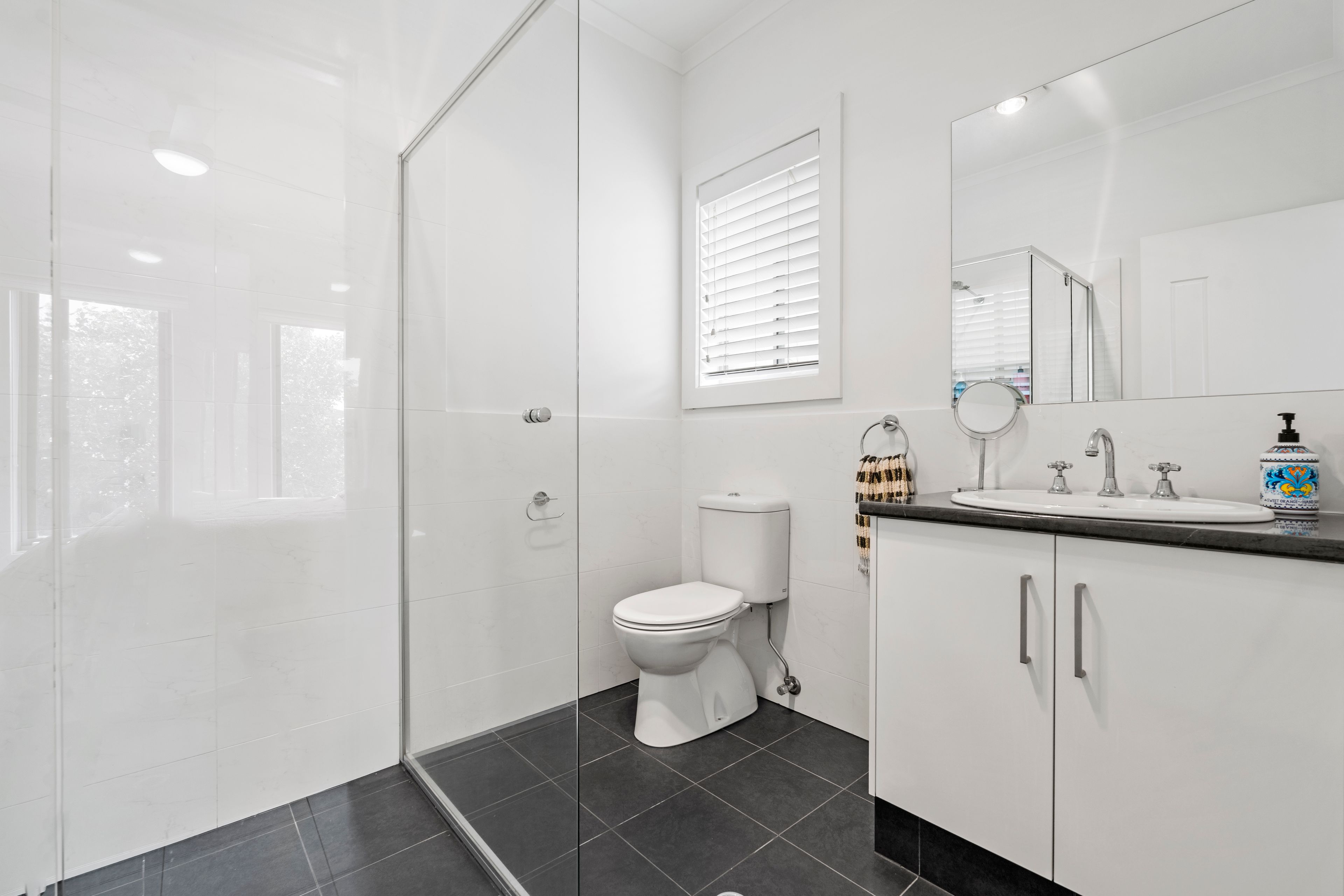 27 Kassa Road — photo 11 of 20