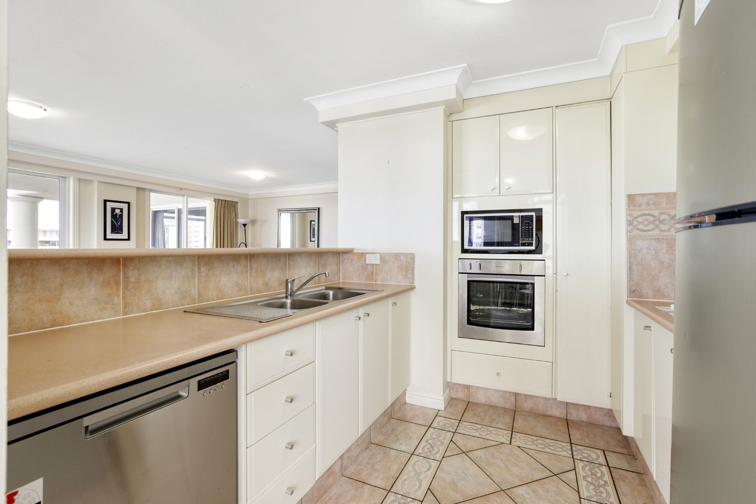 38/7 Elkhorn Avenue, Surfers Paradise, QLD 4217