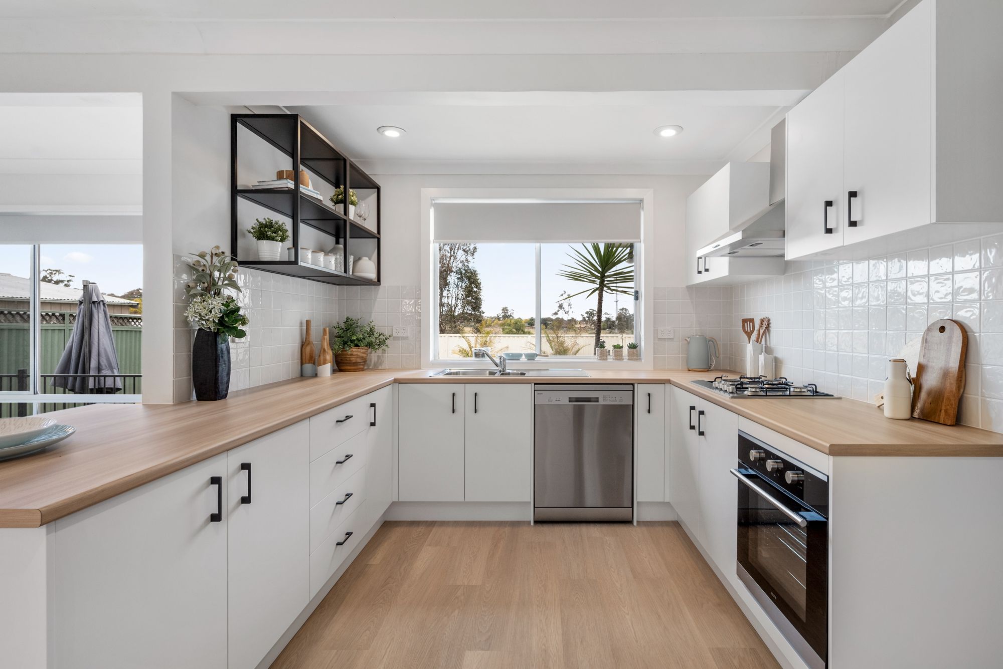 28 livingstone Avenue, Ingleburn, NSW 2565
