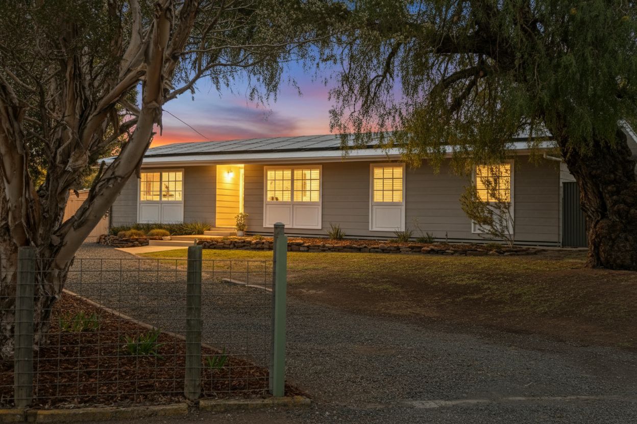 39 Beare Street , Clare SA 5453