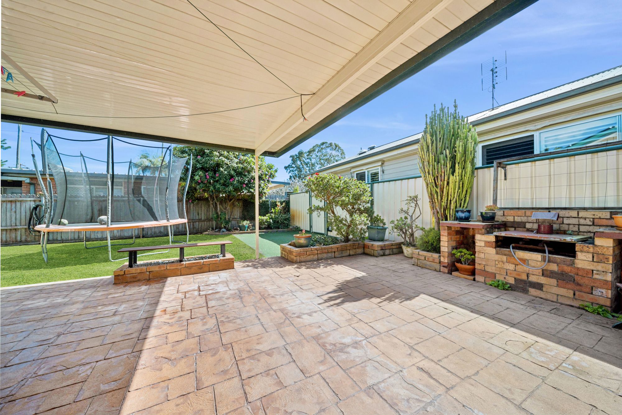 35 Watkin Avenue — photo 8 of 25