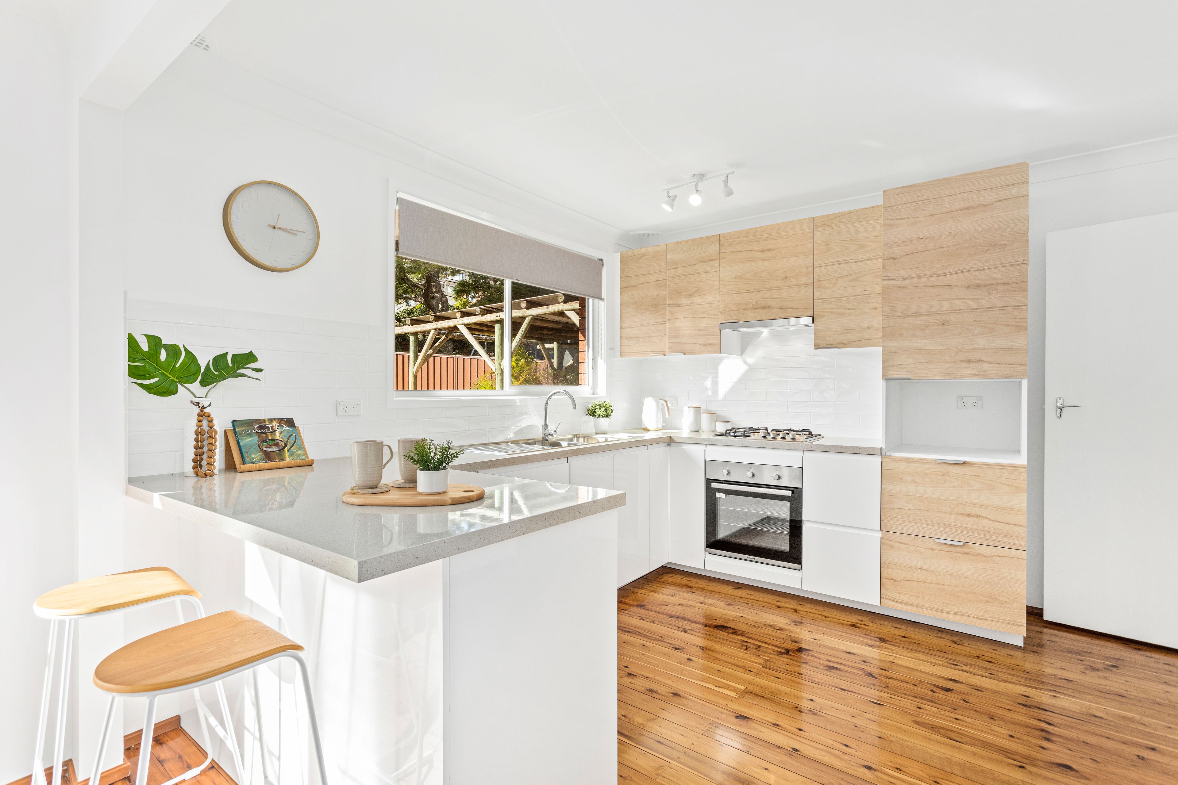 2 Mackenzie Avenue, Mount Warrigal NSW 2528