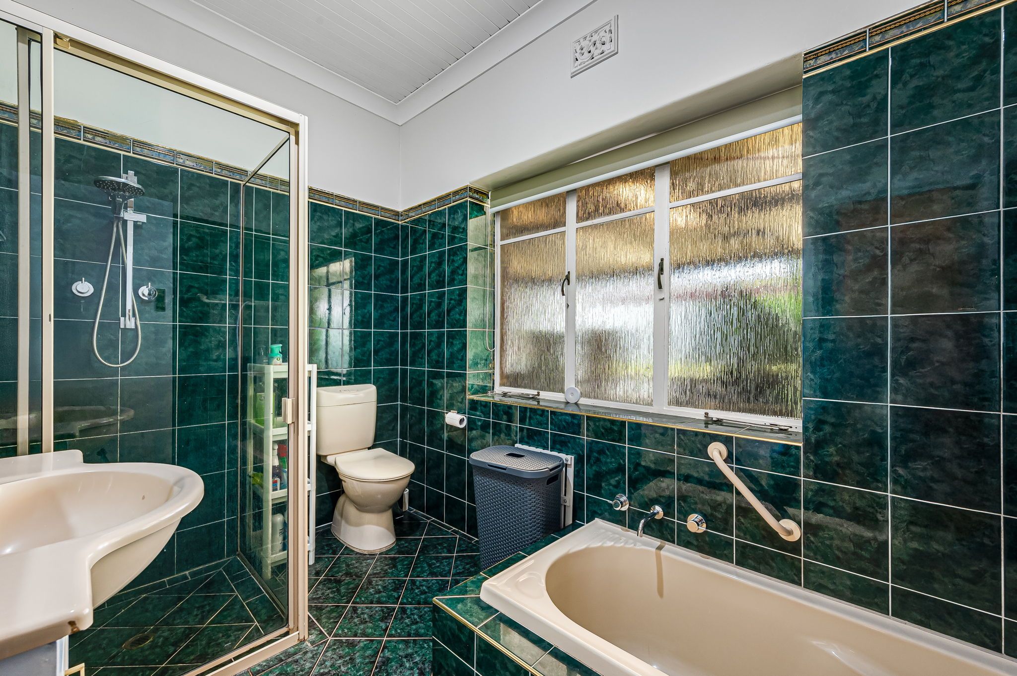 8 Kinsale Crescent — photo 10 of 20