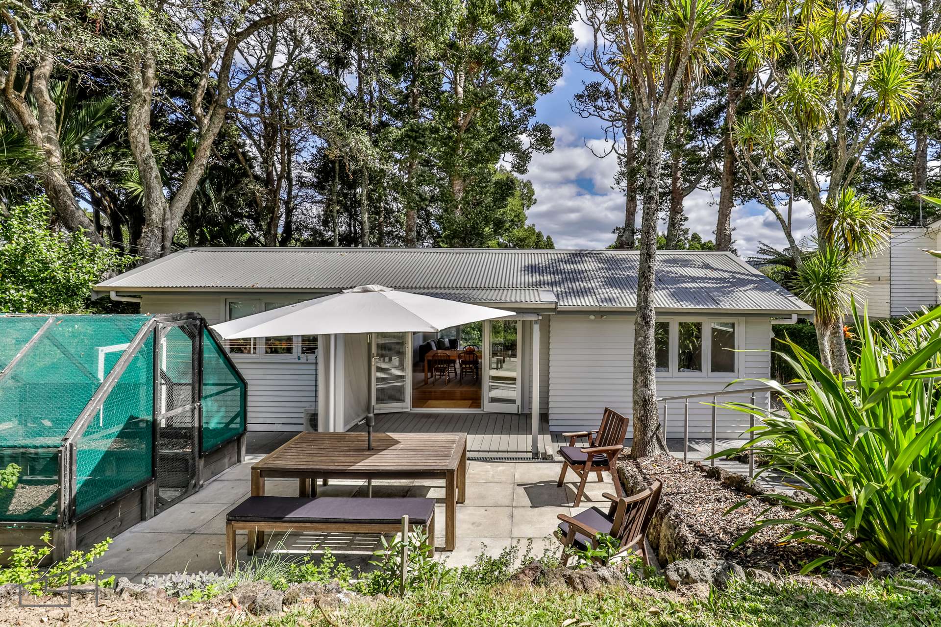 575 South Titirangi Road photo 2