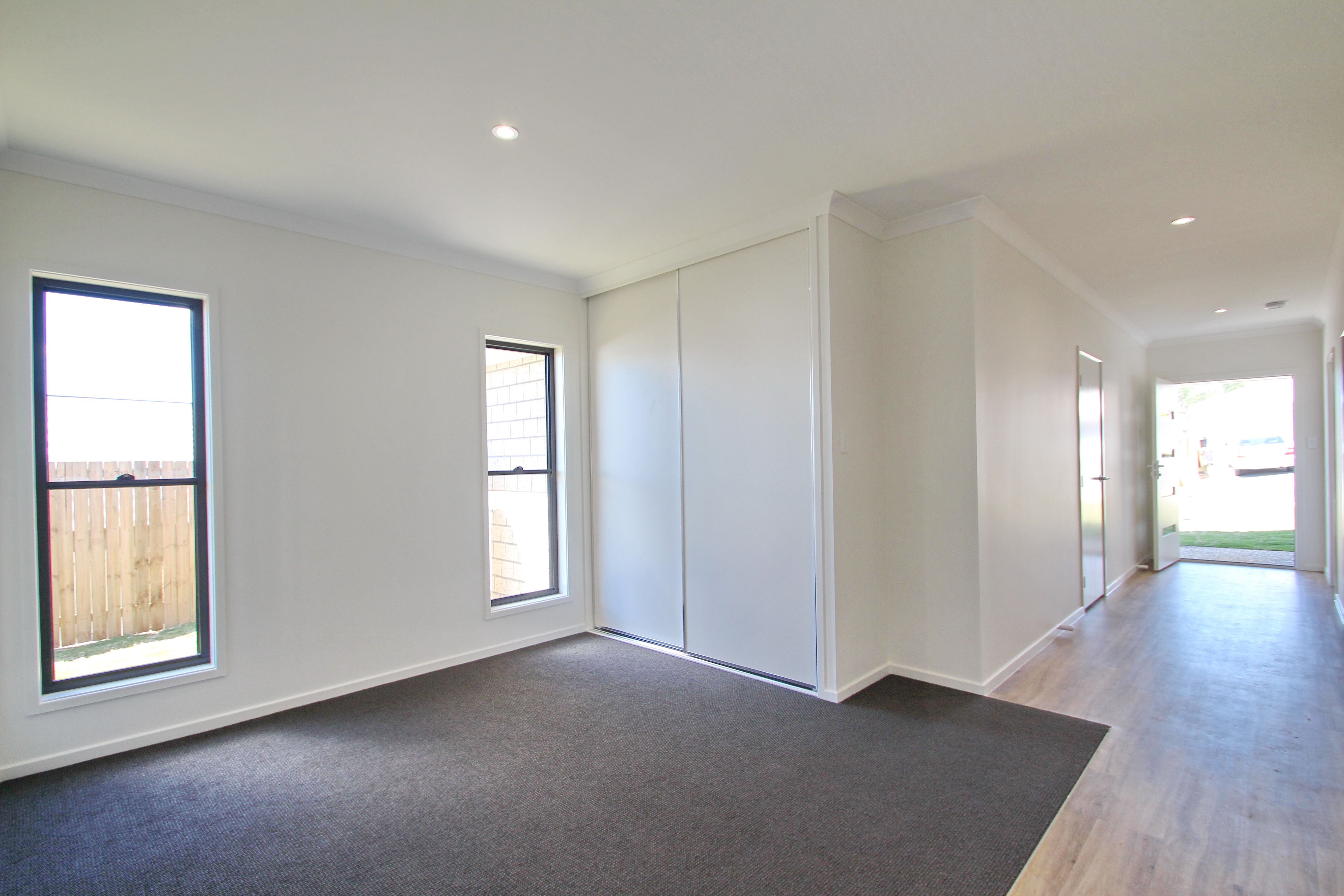 28 Falkirk Way, SPRING MOUNTAIN, QLD 4300