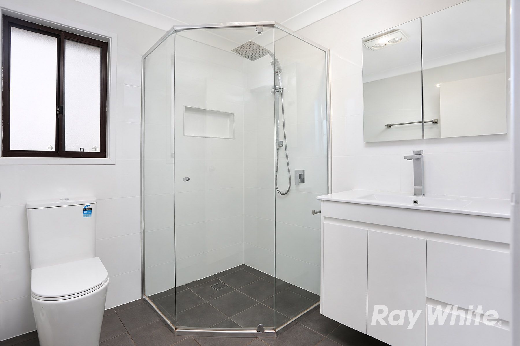 24 Ontario Avenue — photo 7 of 16