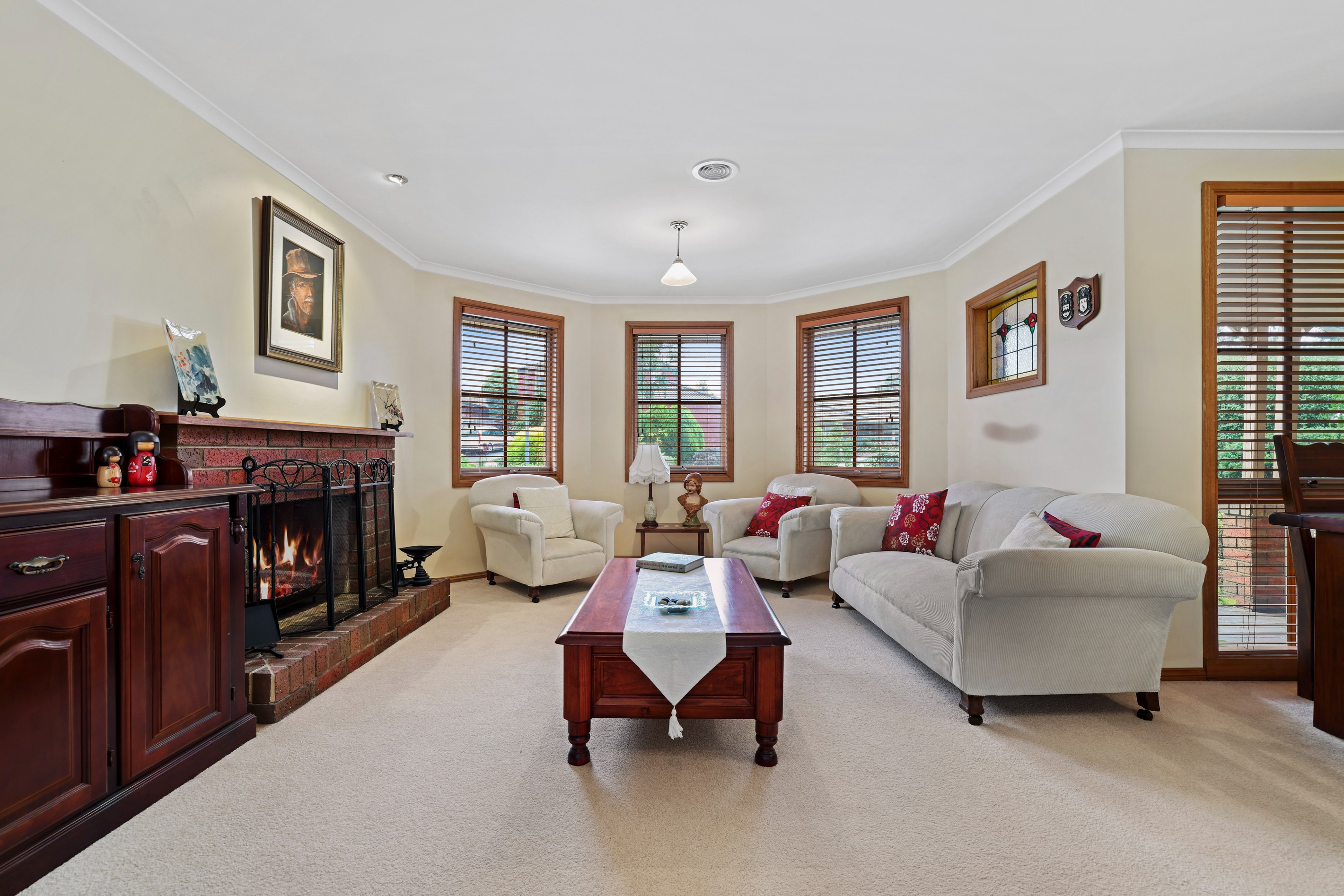 17 Blossom Grove, Knoxfield, VIC 3180