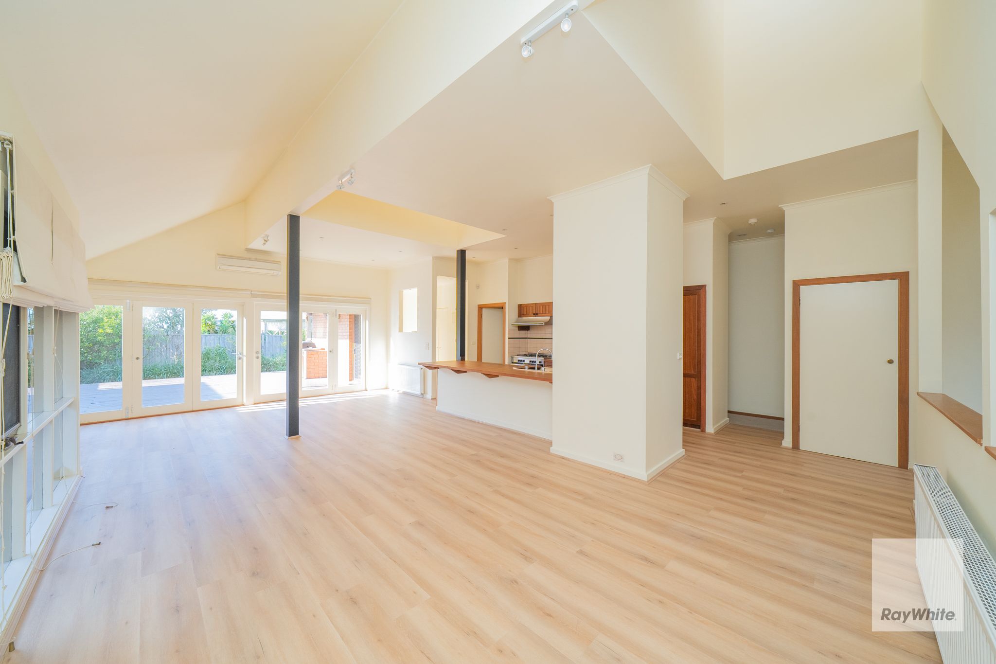 2 Esplanade Avenue, Brighton, VIC 3186