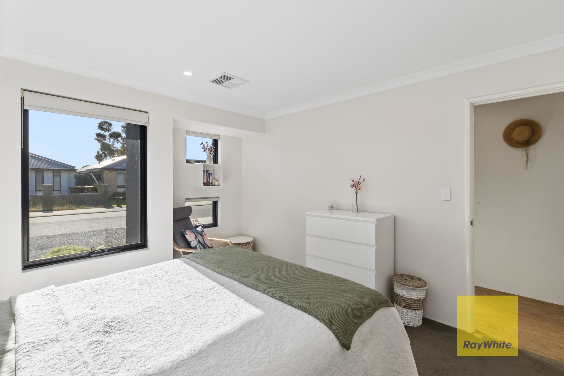 15 Mcmullan View, Hazelmere, WA 6055