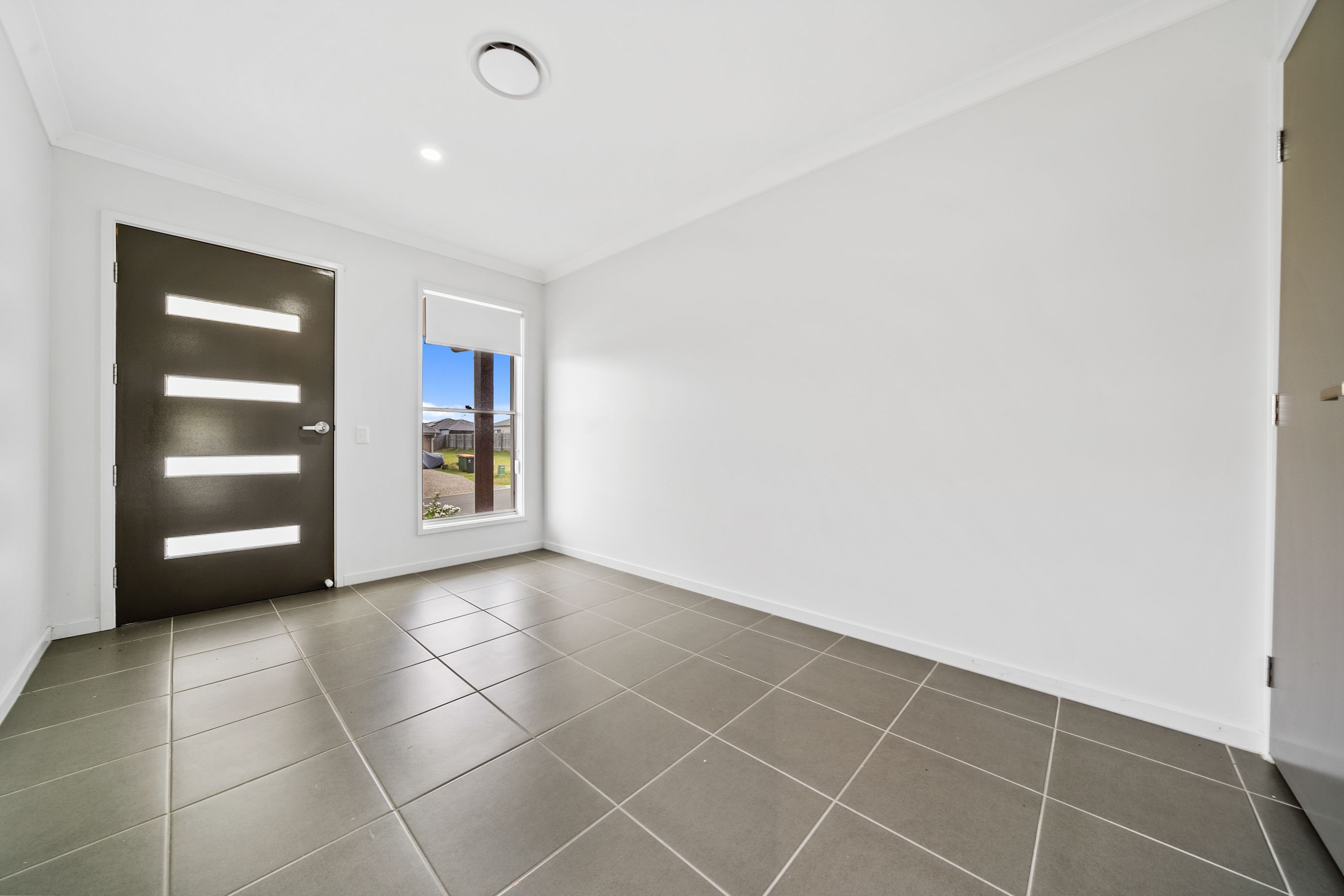 8 Nevada Road, Park Ridge, QLD 4125