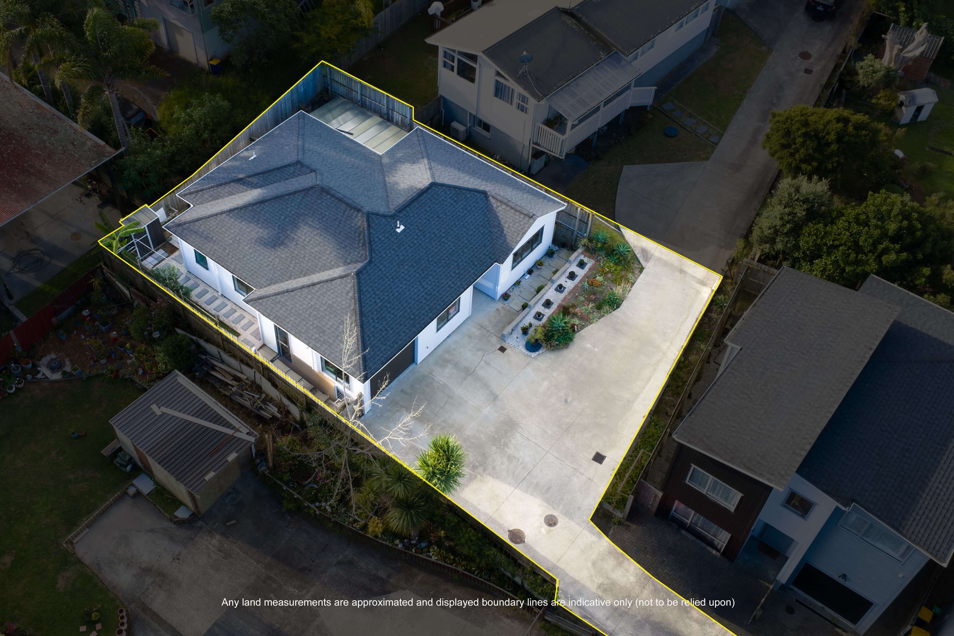 15A Reynella Drive, Massey, Waitakere City