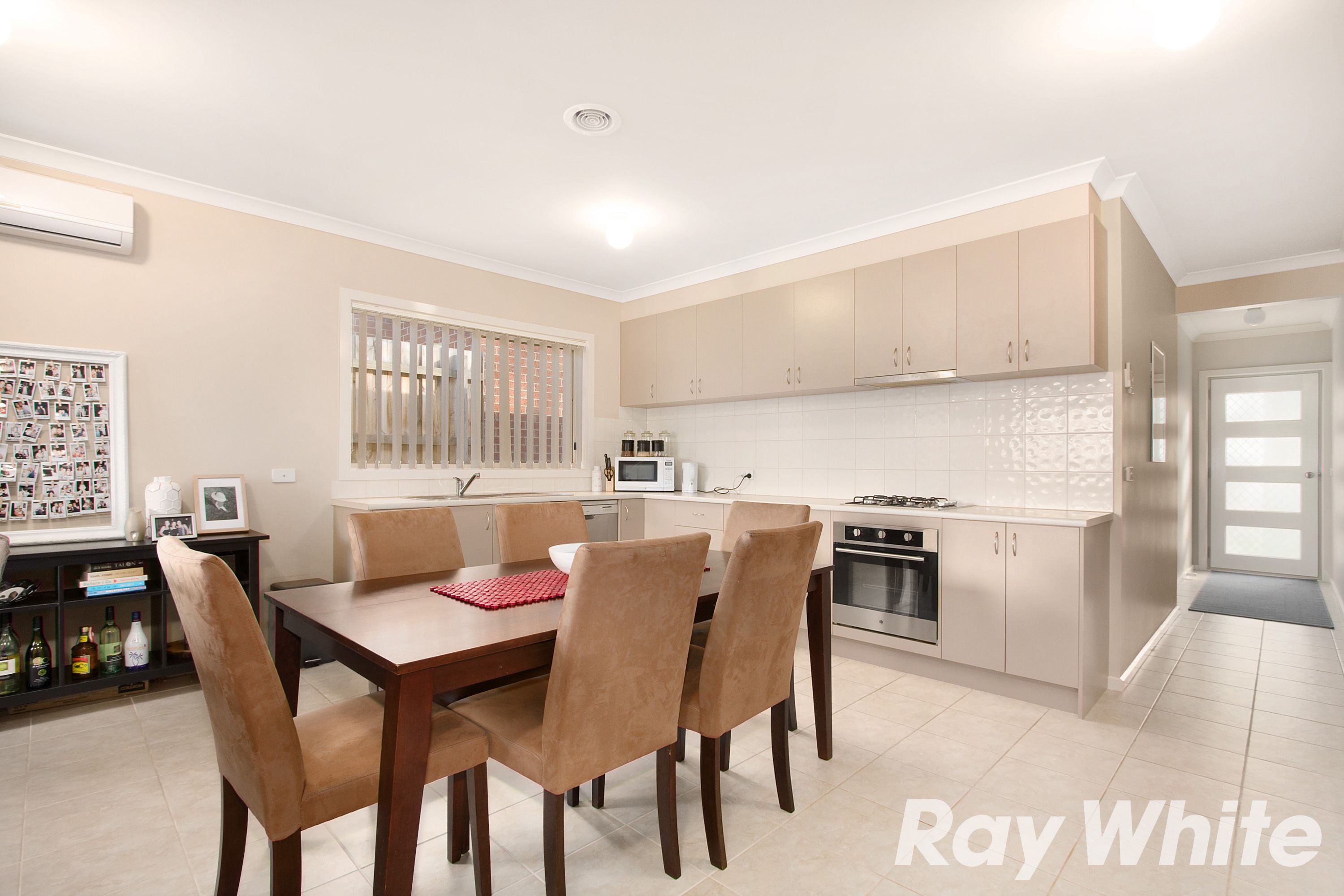 4/143 Ahern Road, Pakenham, VIC 3810