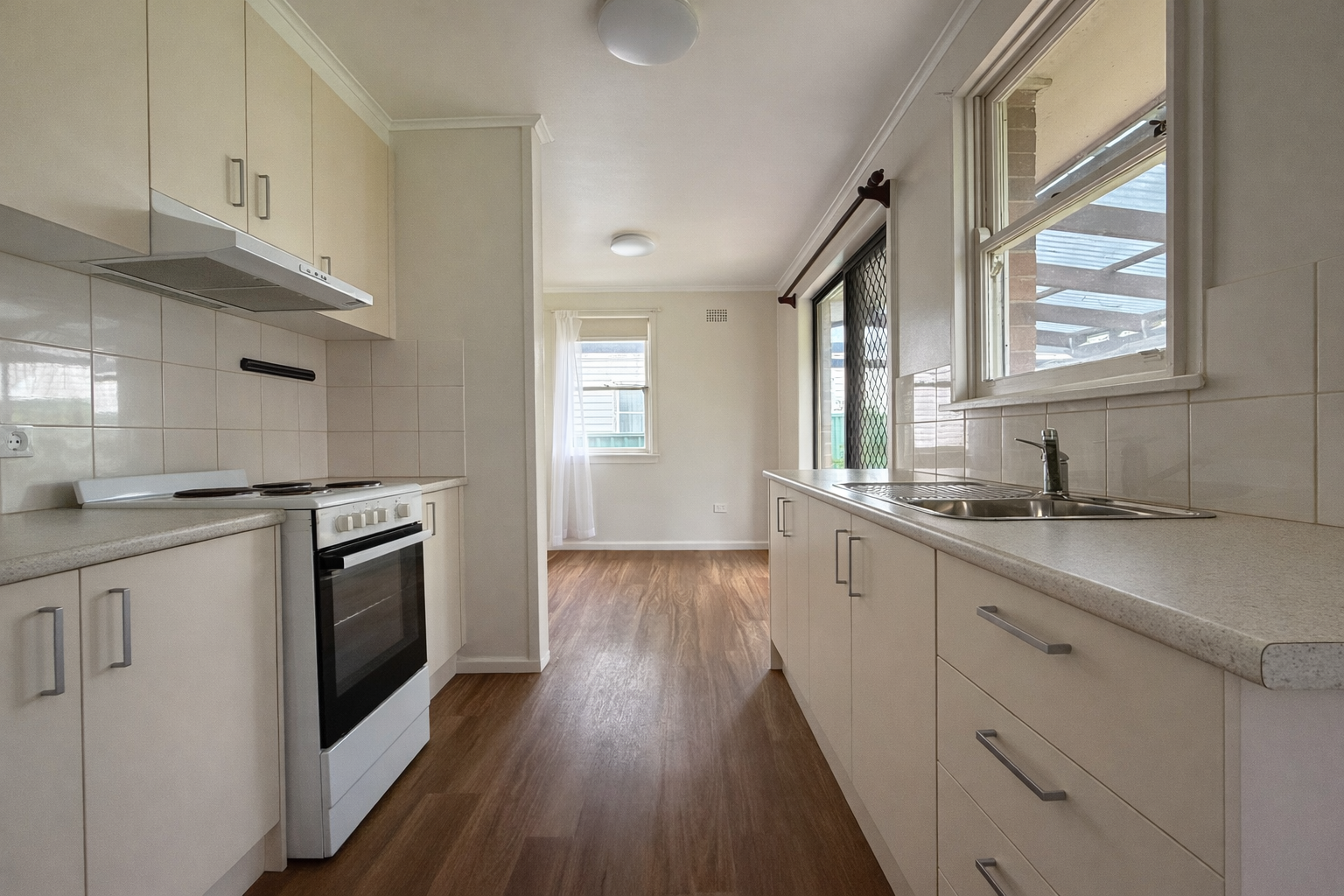 27 Brewongle Avenue — photo 3 of 5