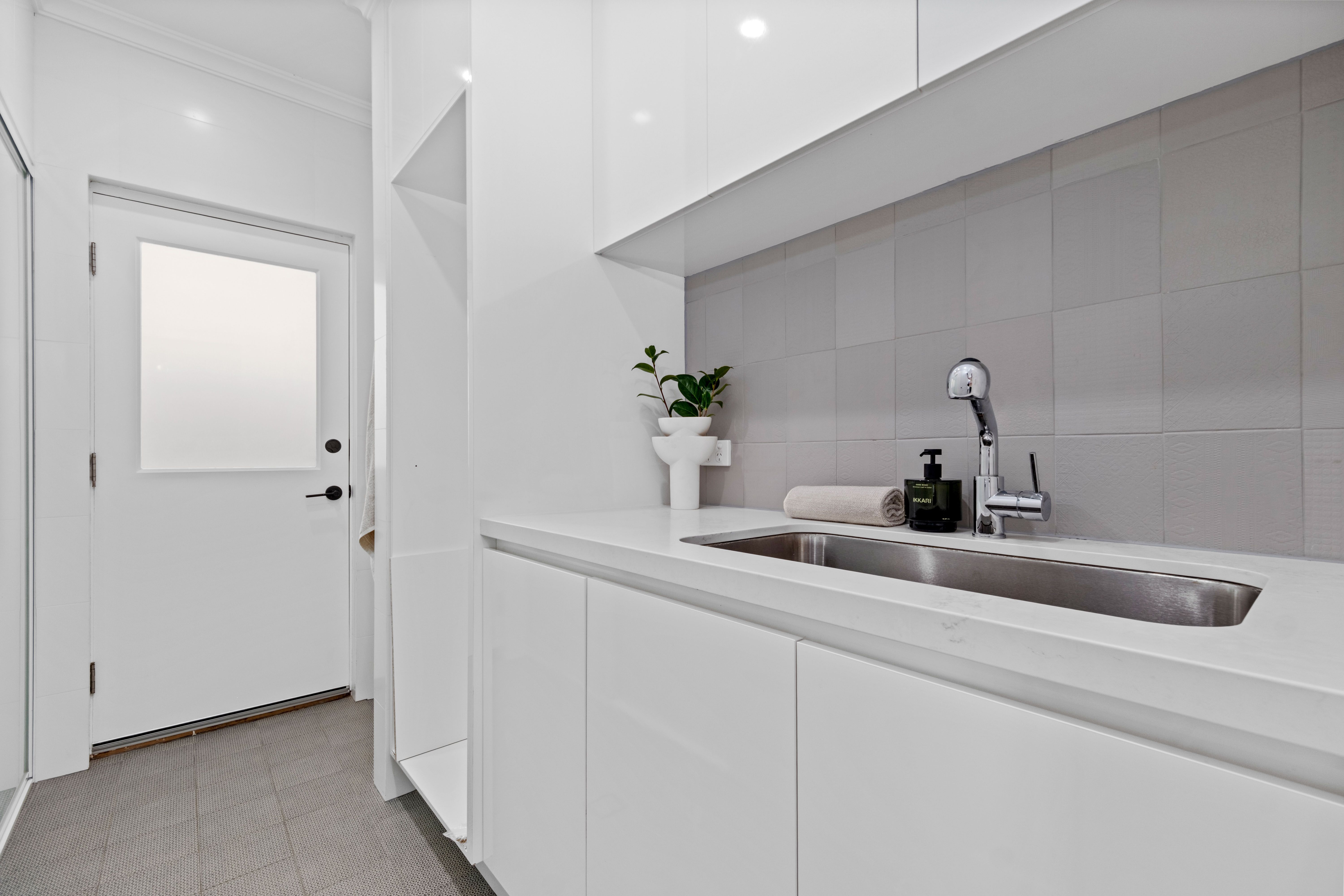 27 Reeve Street — photo 13 of 24