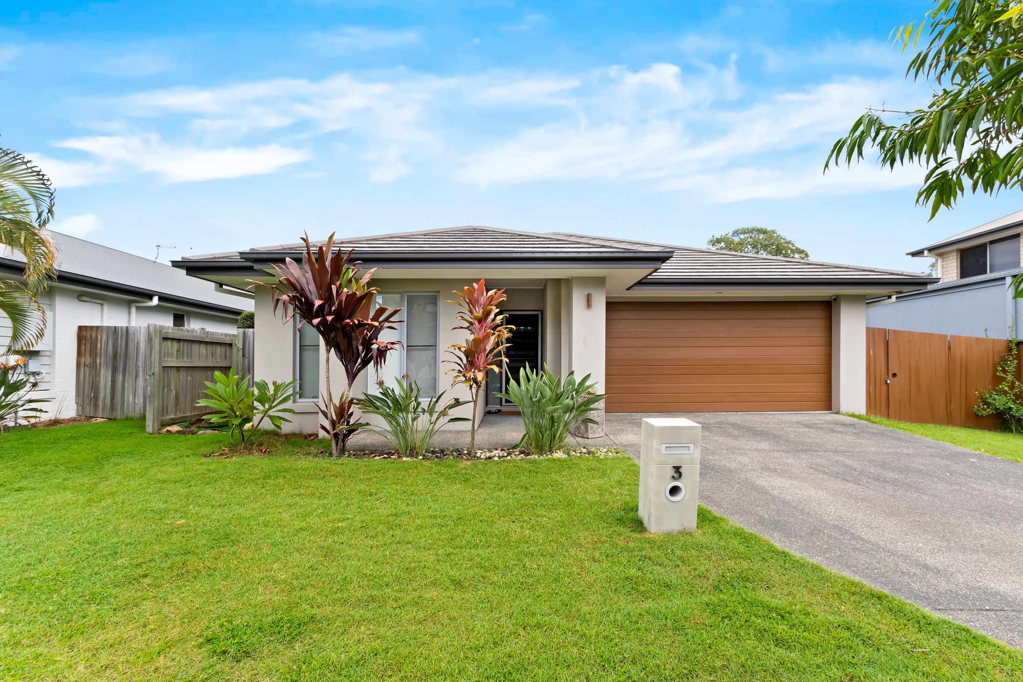 3 Woodgate Street, Oxley, QLD 4075