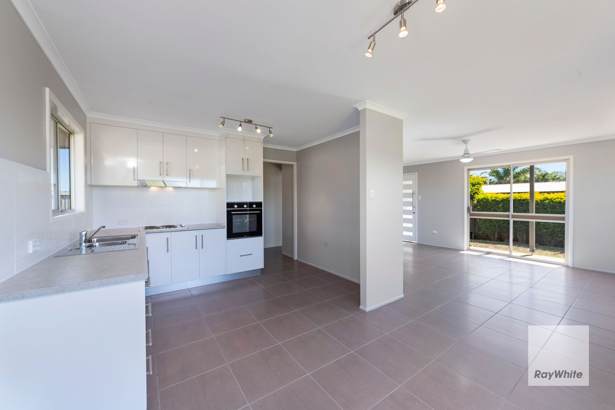 7 Chapman Street, Kalkie QLD 4670