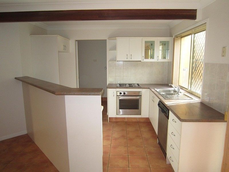 2/30-32 Iris Street, Holland Park West, QLD 4121