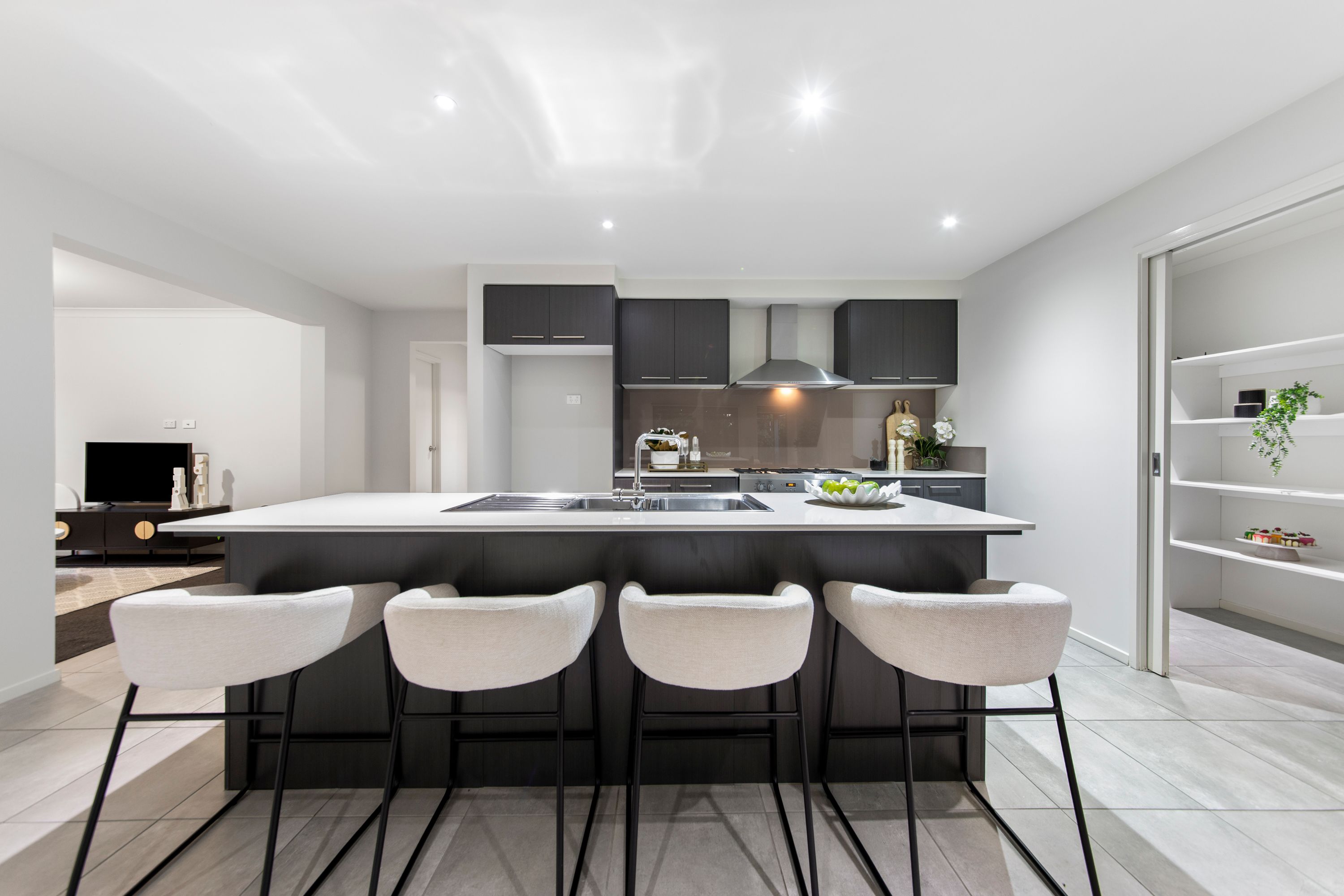 46 Lotus Street — photo 3 of 30