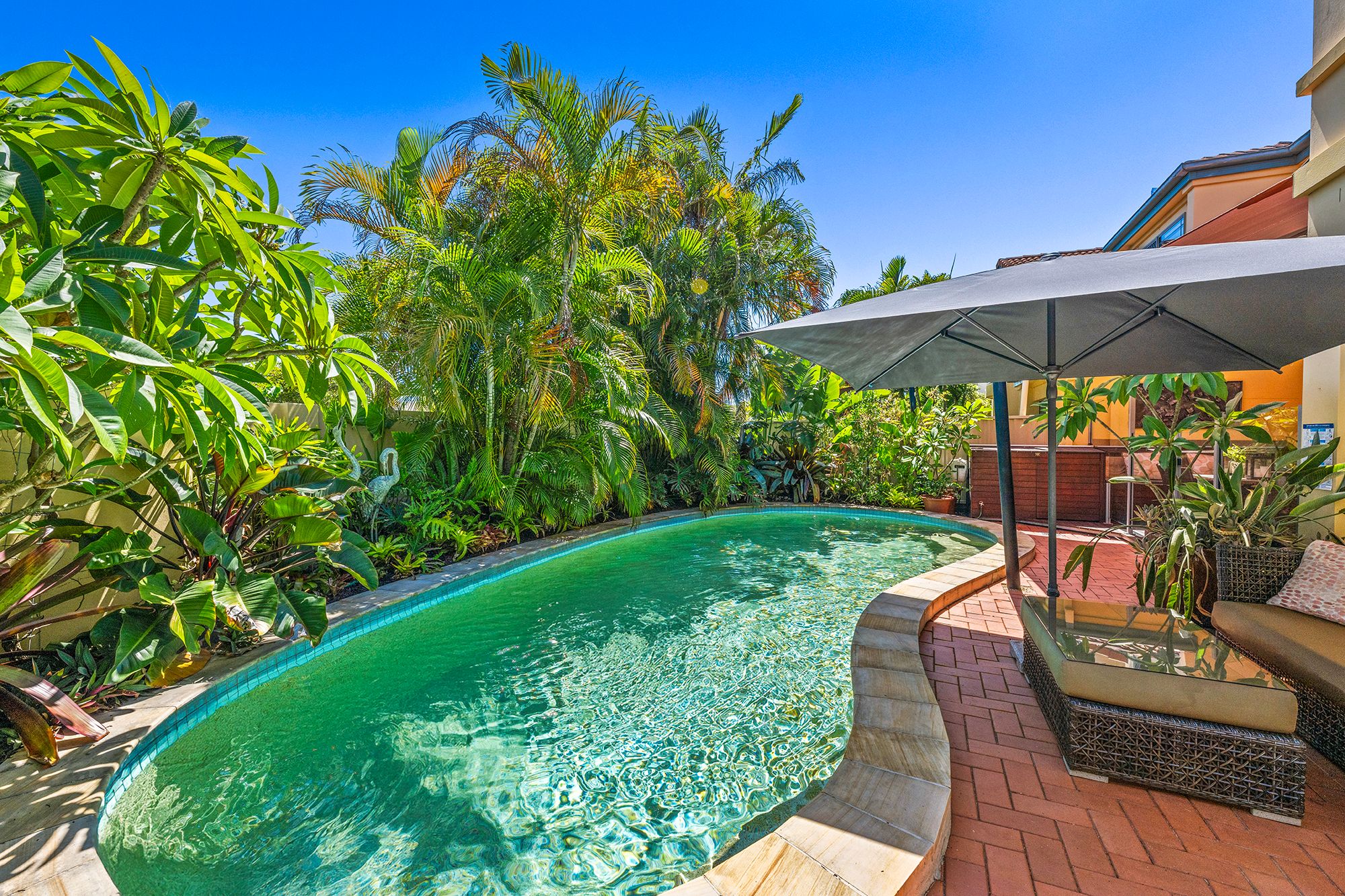 2/129 Bayview Street — photo from Ray White Runaway Bay