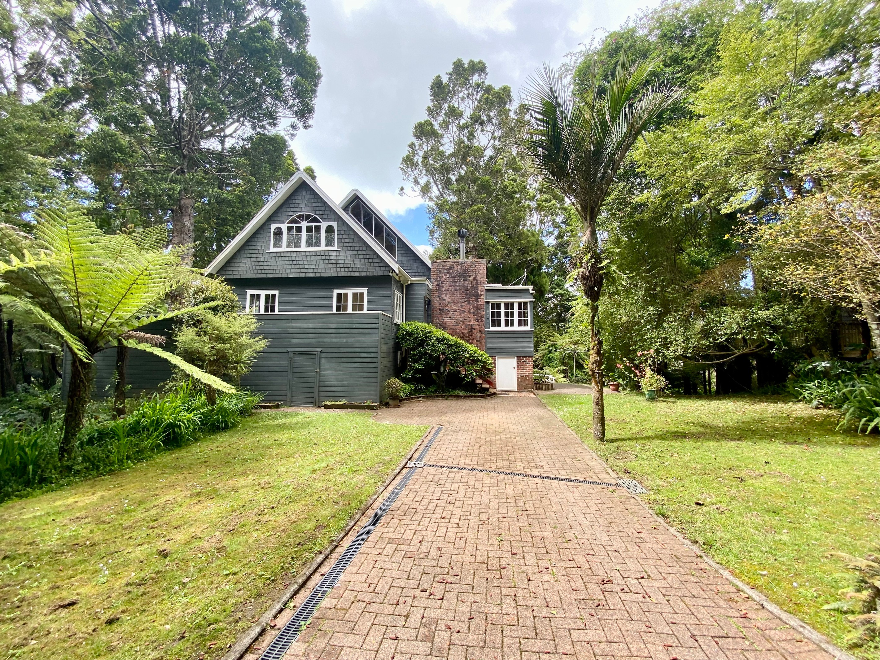 20 Manuka Road, Titirangi, Waitakere City