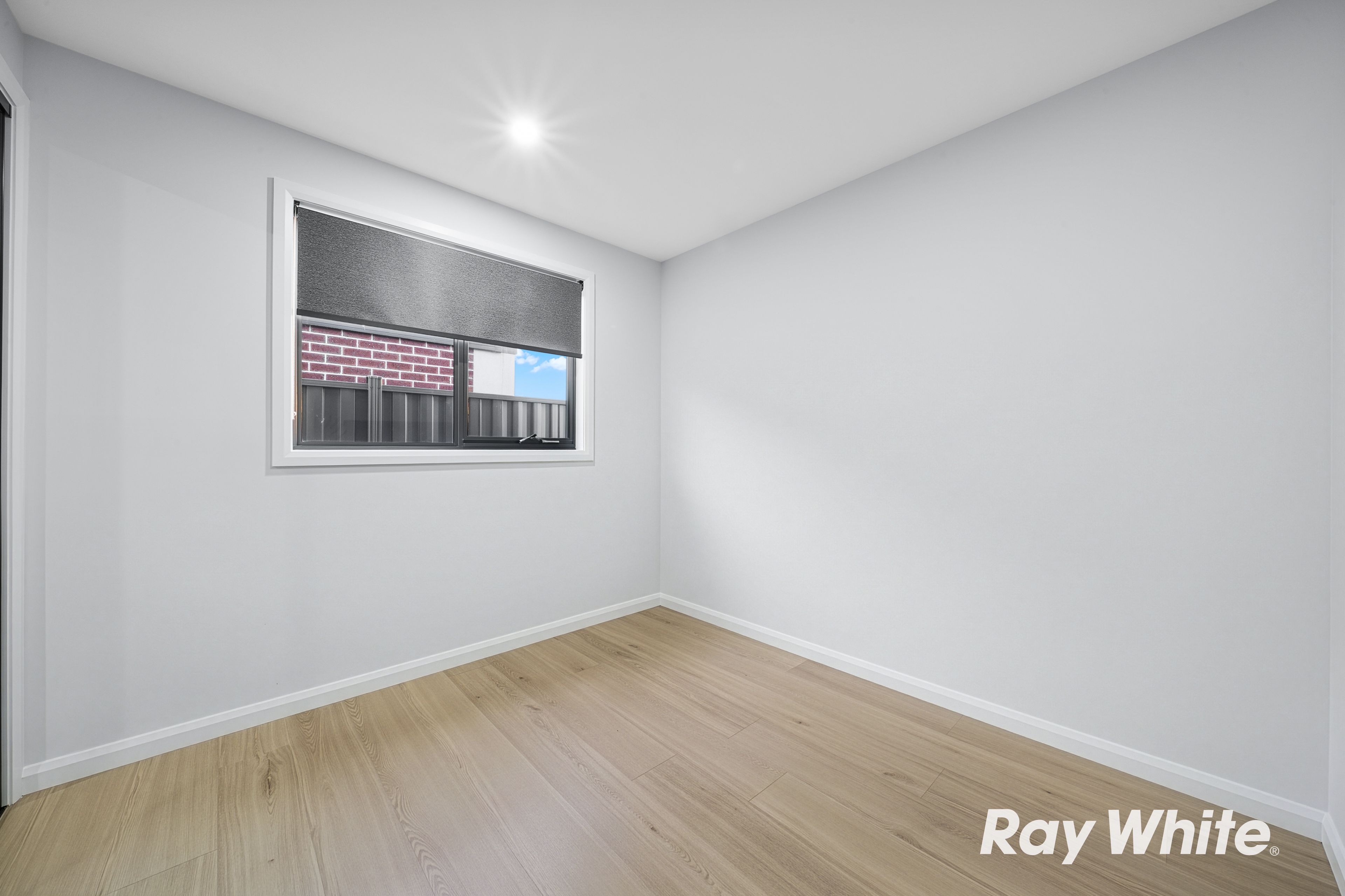 61 Brown Boulevard — photo 10 of 17