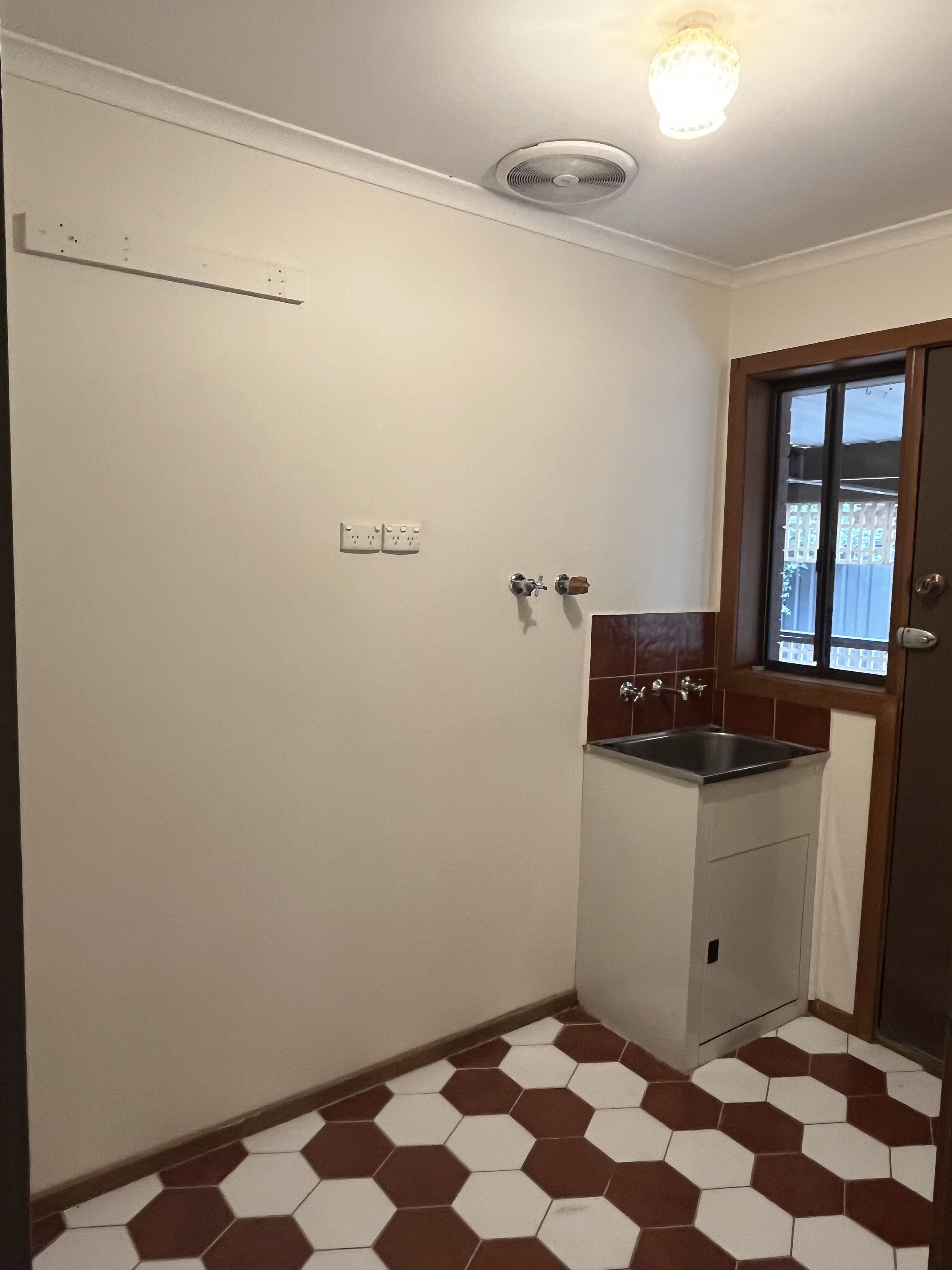 7 Lady Penrhyn Avenue — photo 9 of 10