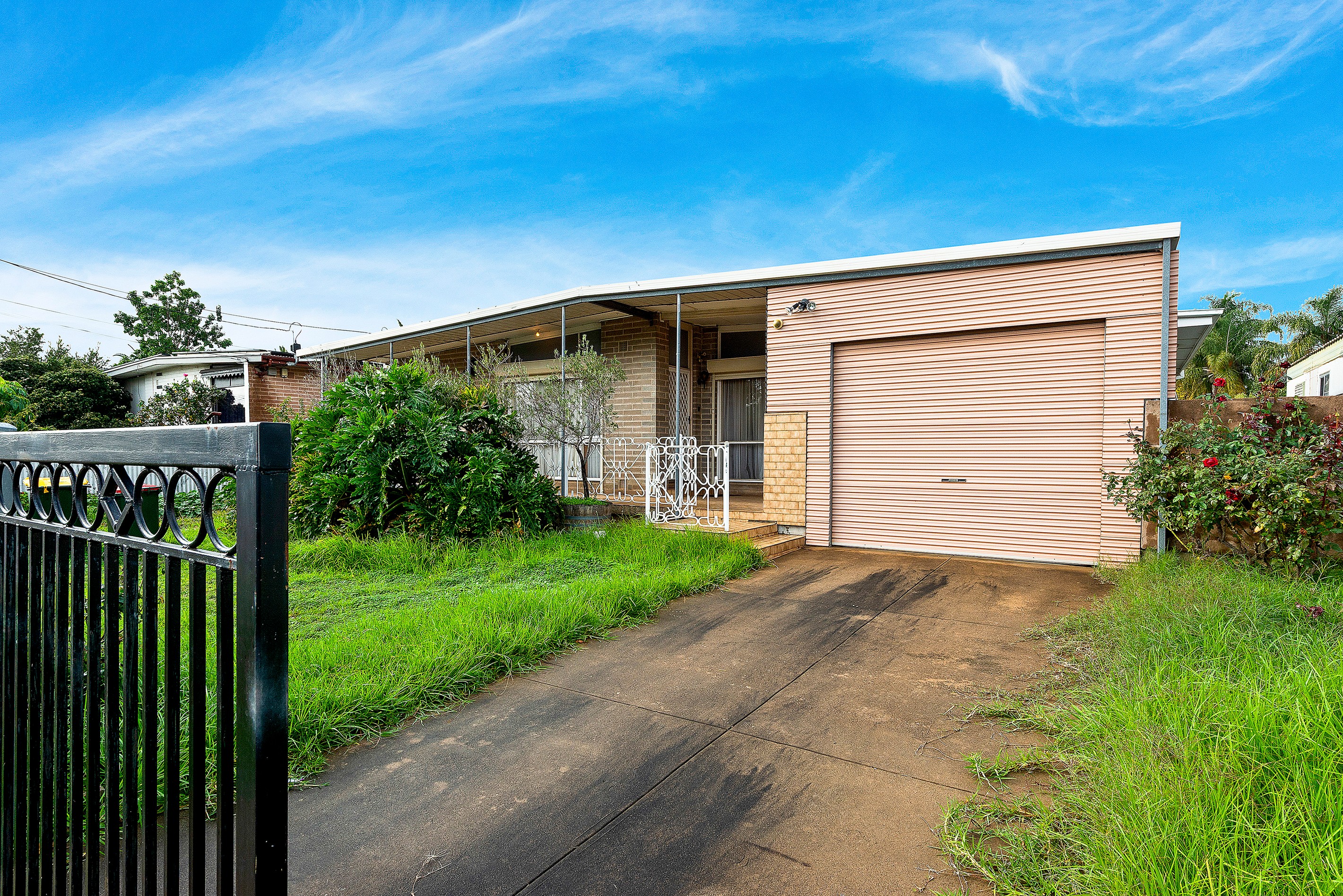 14 Jennier Crescent, Para Hills, SA 5096